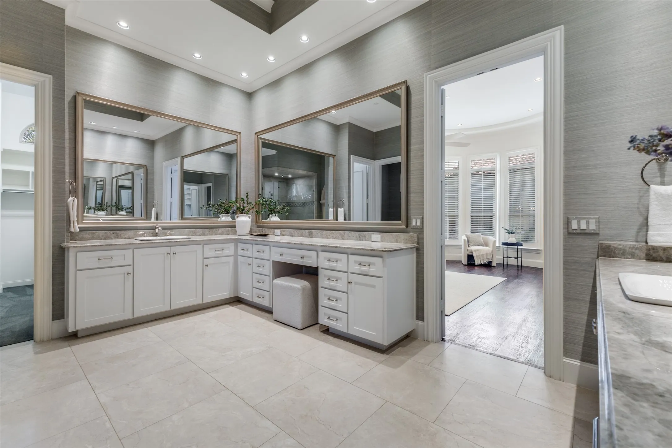 Single Family Residence For Sale in Dallas County , 14828 Bellbrook Drive, Addison, Texas 75254, 3 Bedroom, 5 Bathroom, 3 Garage spaces, 5,186 Sqft, built in 1995, Preowned, mls#21146996, Real Estate Agent in Addison, Homes For Sale in Dallas county, Homes For Sale in Addison, Realtor in Addison Texas, Real Estate Brokerage Independent Realty Texas, Luminita Cordes Realtor