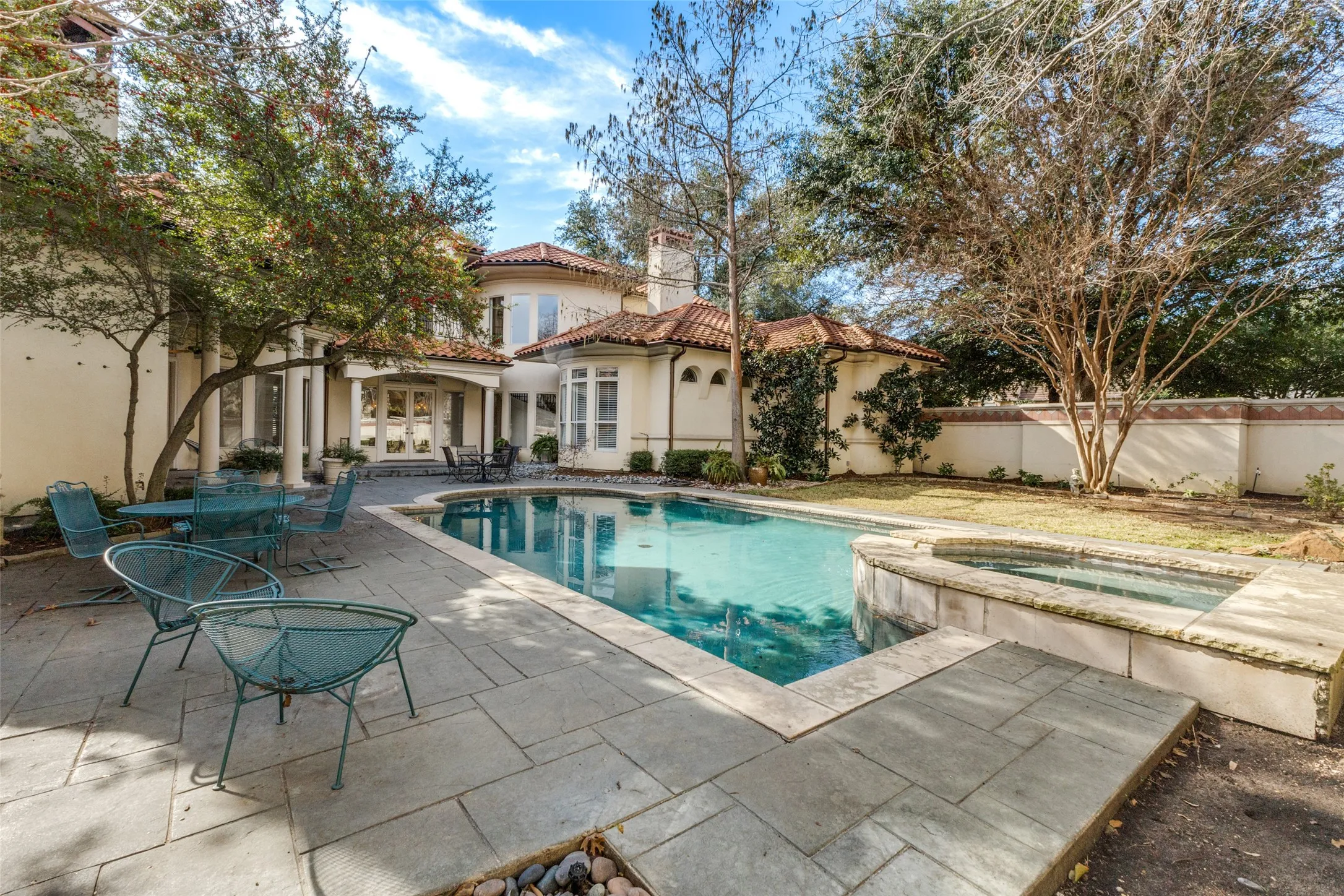 Single Family Residence For Sale in Dallas County , 14828 Bellbrook Drive, Addison, Texas 75254, 3 Bedroom, 5 Bathroom, 3 Garage spaces, 5,186 Sqft, built in 1995, Preowned, mls#21146996, Real Estate Agent in Addison, Homes For Sale in Dallas county, Homes For Sale in Addison, Realtor in Addison Texas, Real Estate Brokerage Independent Realty Texas, Luminita Cordes Realtor