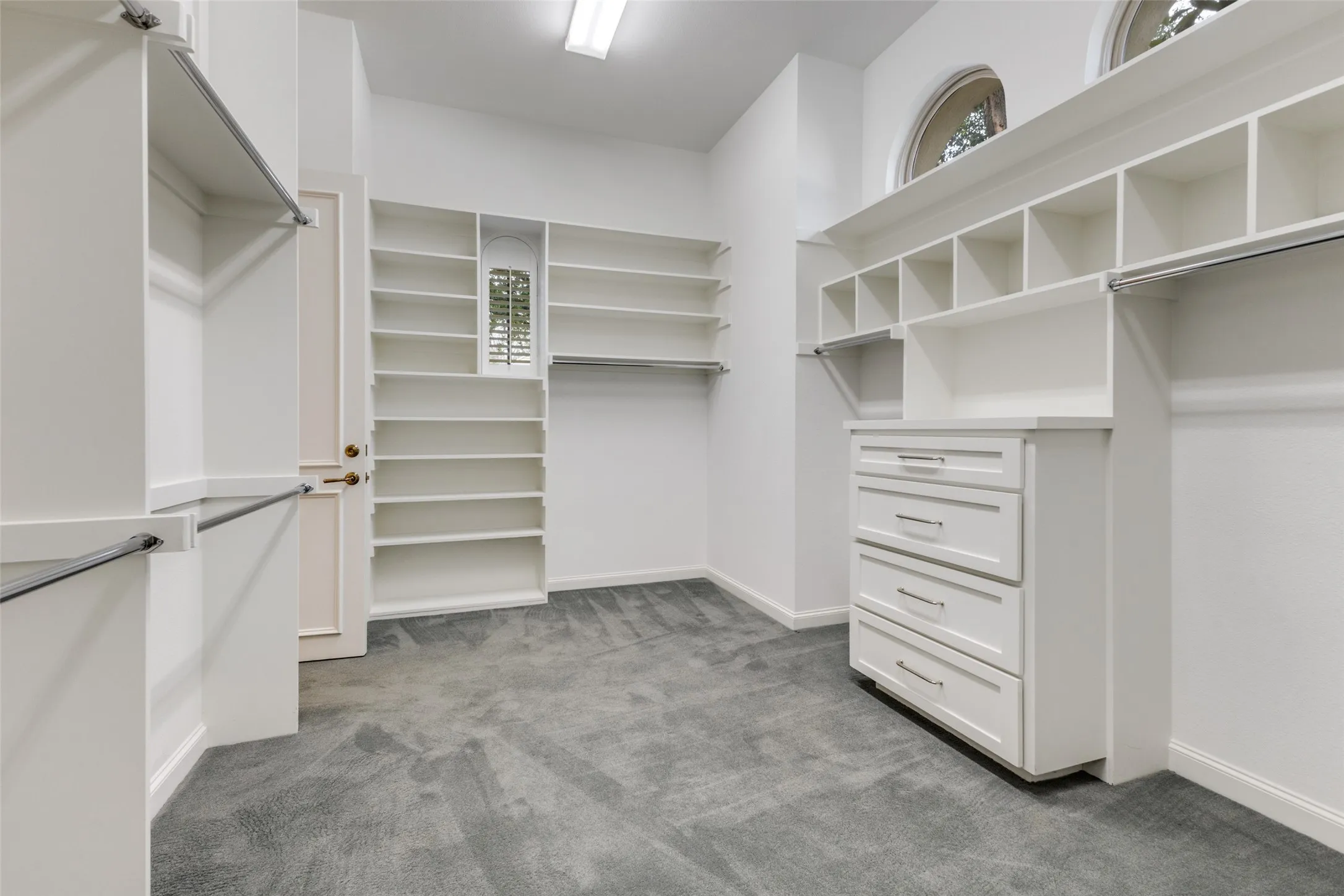 Single Family Residence For Sale in Dallas County , 14828 Bellbrook Drive, Addison, Texas 75254, 3 Bedroom, 5 Bathroom, 3 Garage spaces, 5,186 Sqft, built in 1995, Preowned, mls#21146996, Real Estate Agent in Addison, Homes For Sale in Dallas county, Homes For Sale in Addison, Realtor in Addison Texas, Real Estate Brokerage Independent Realty Texas, Luminita Cordes Realtor