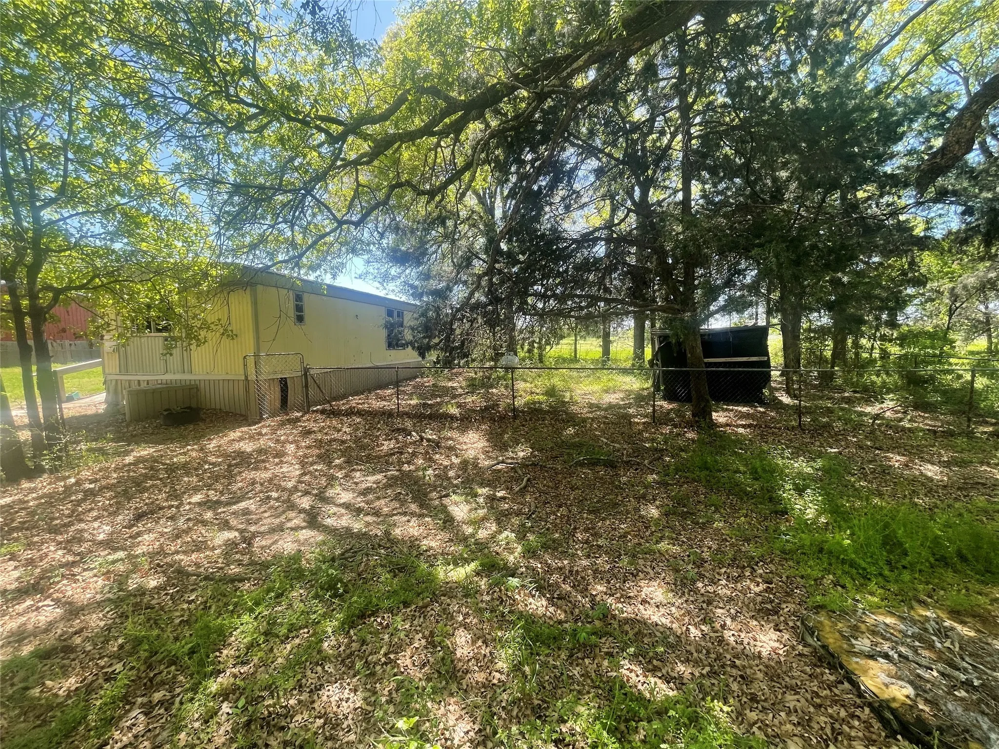 Manufactured Home For Sale in Henderson County , 689 James, Kemp, Texas 75143, 2 Bedrooms, 2 Bathrooms, Garage spaces, 900 Sqft, built in 1976, Preowned, Price $25,000, mls#21154001, Real Estate Agent in Kemp, Homes For Sale in Henderson county, Homes For Sale in Kemp, Realtor in Kemp Texas, Real Estate Brokerage Independent Realty Texas, Luminita Cordes Realtor