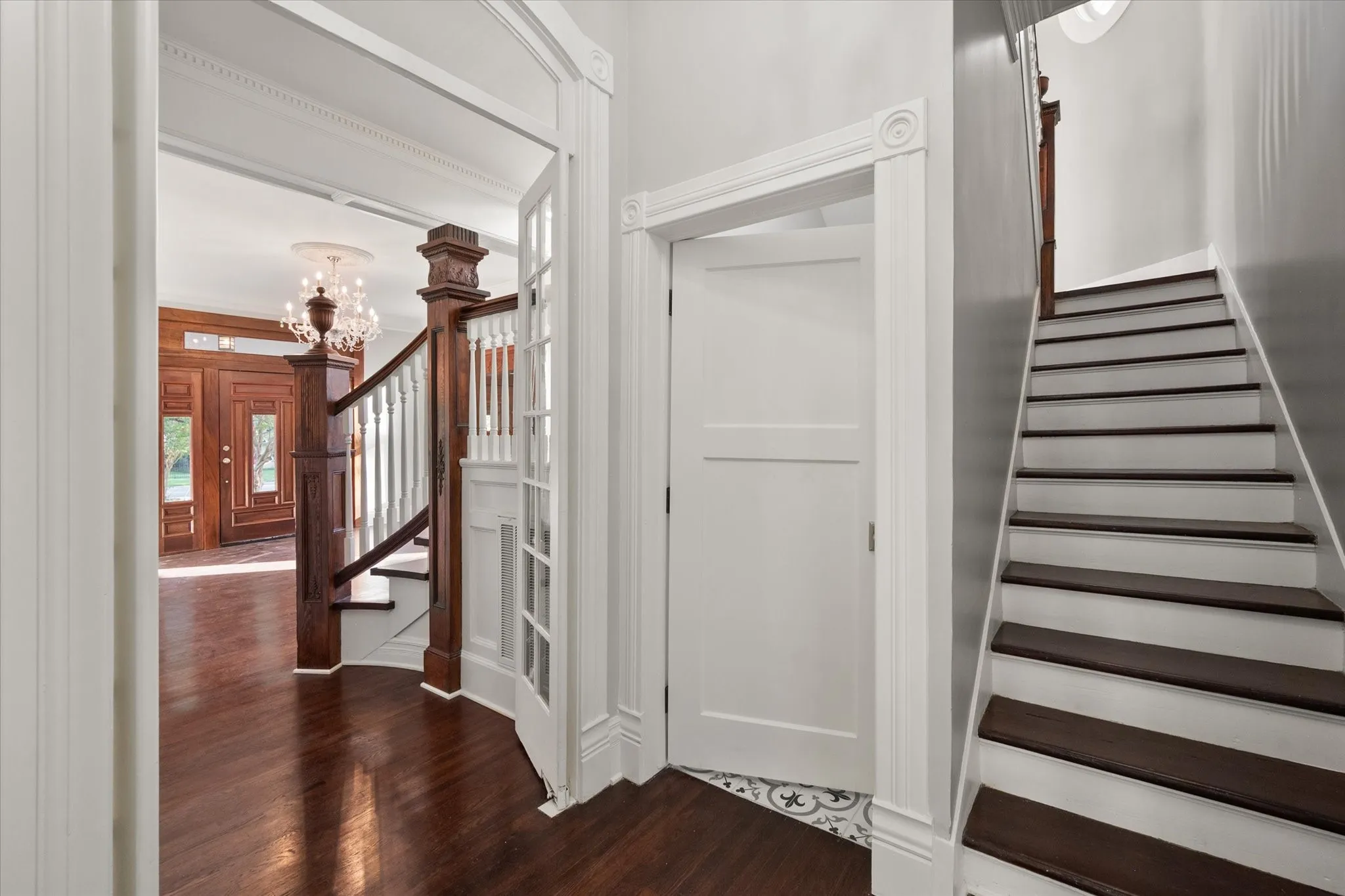 Upstairs back stairway