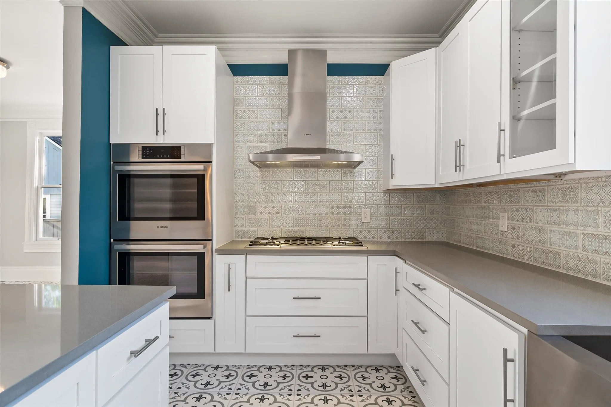 Single Family Residence For Sale in Navarro County , 1020 W 3rd Avenue, Corsicana, Texas 75110, 4 Bedrooms, 4 Bathrooms, 2 Garage spaces, 3,549 Sqft, built in 1910, Preowned, Price $540,000, mls#21151549, Real Estate Agent in Corsicana, Homes For Sale in Navarro county, Homes For Sale in Corsicana, Realtor in Corsicana Texas, Real Estate Brokerage Independent Realty Texas, Luminita Cordes Realtor