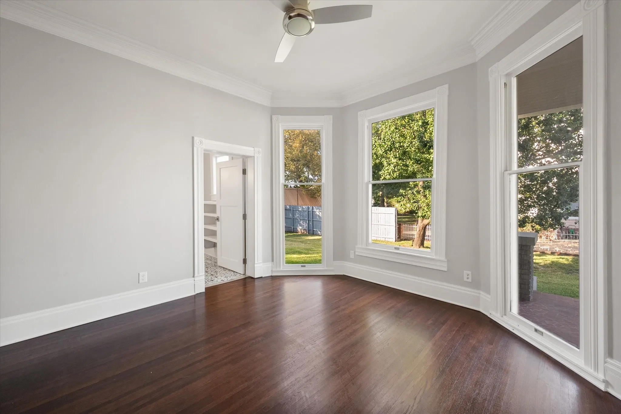 1st floor primary bedroom