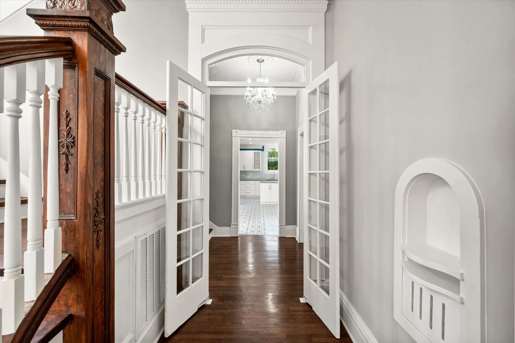 Walkway to kitchen