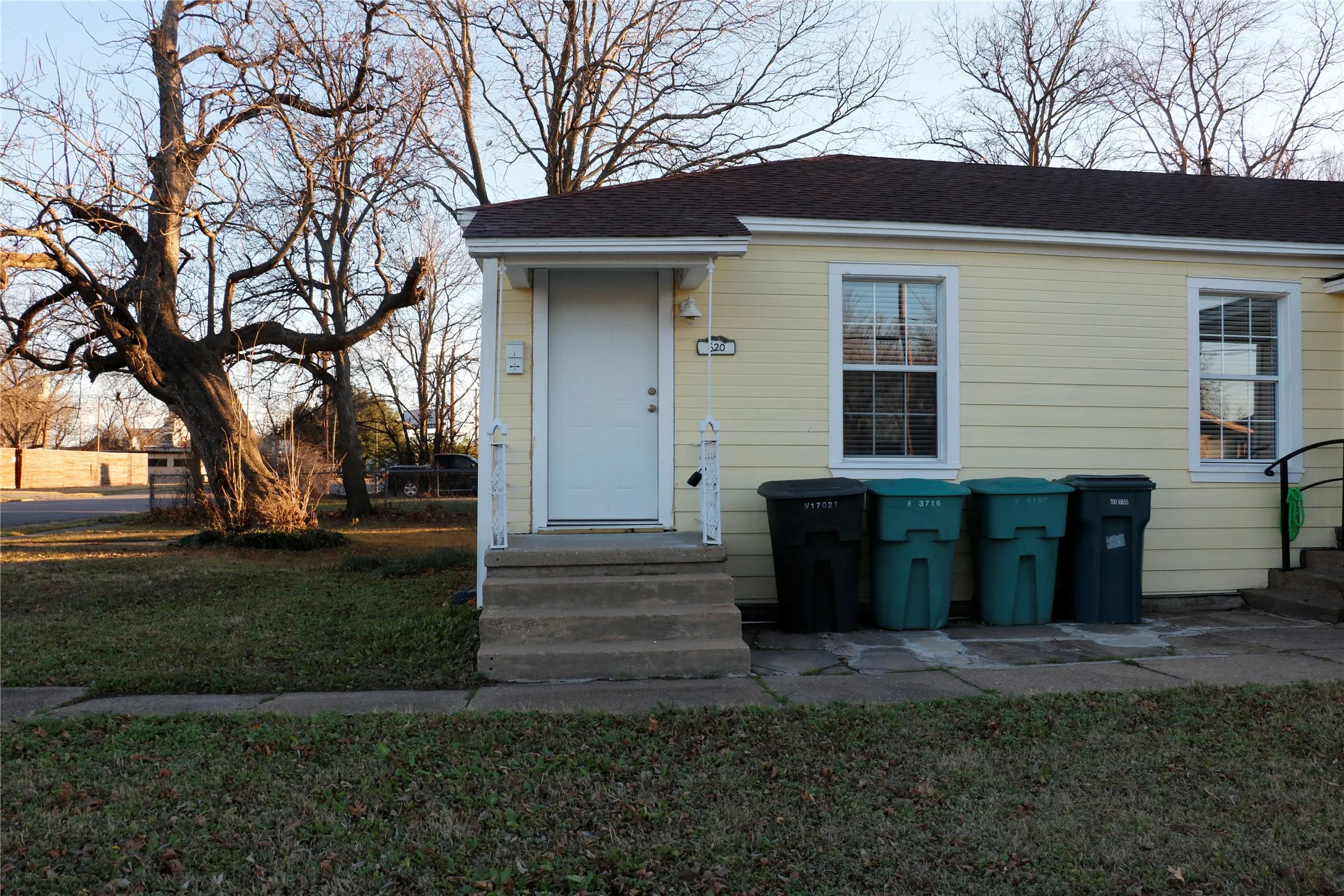 Duplex For Rent in Grayson County , 620 N Walnut Street 622, Sherman, Texas 75090, 2 Bedrooms, 1 Bathroom, 1 Garage spaces, 1,783 Sqft, built in 1940, Preowned, Price $1,195, mls#21154007, Real Estate Agent in Sherman, Homes For Rent in Grayson county, Homes For Rent in Sherman, Realtor in Sherman Texas, Real Estate Brokerage Independent Realty Texas, Luminita Cordes Realtor