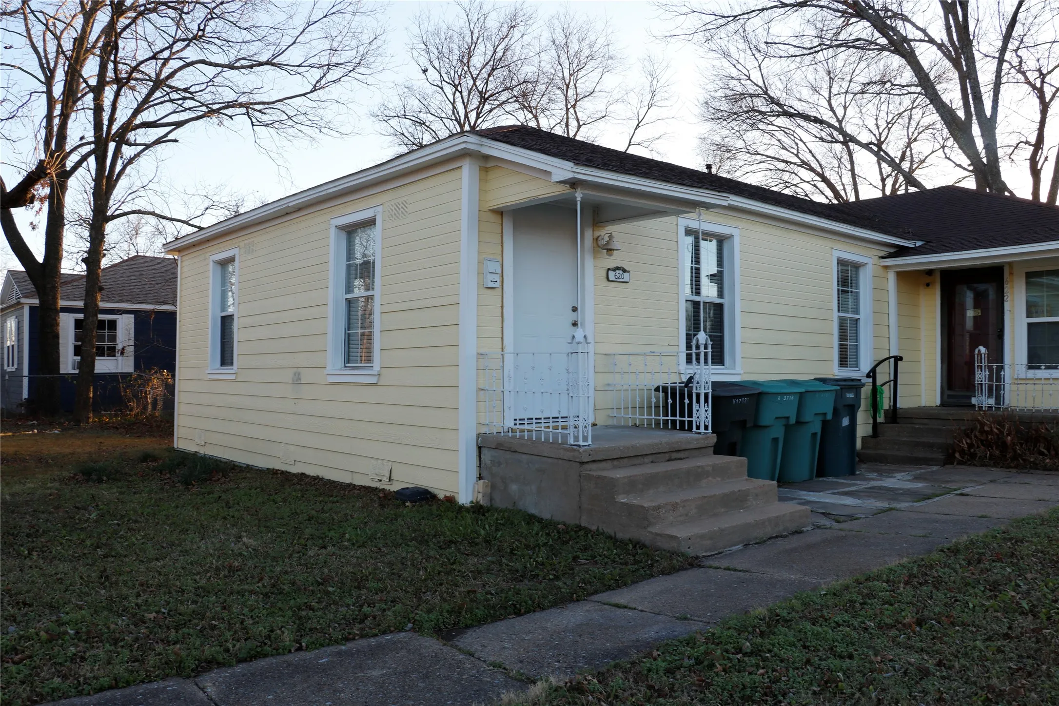 Duplex For Rent in Grayson County , 620 N Walnut Street 622, Sherman, Texas 75090, 2 Bedrooms, 1 Bathroom, 1 Garage spaces, 1,783 Sqft, built in 1940, Preowned, Price $1,195, mls#21154007, Real Estate Agent in Sherman, Homes For Rent in Grayson county, Homes For Rent in Sherman, Realtor in Sherman Texas, Real Estate Brokerage Independent Realty Texas, Luminita Cordes Realtor