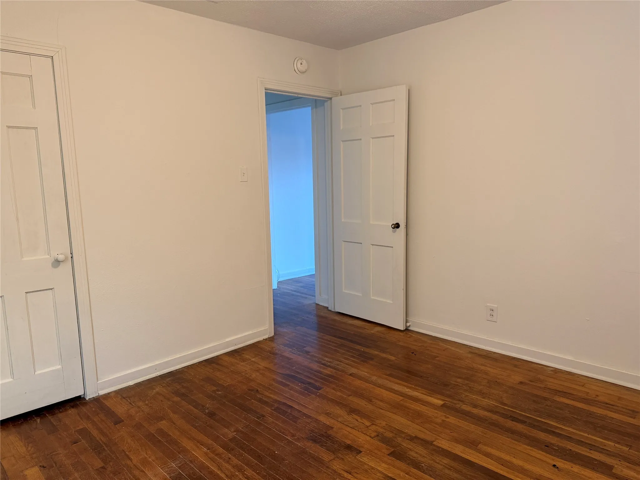 Duplex For Rent in Grayson County , 620 N Walnut Street 622, Sherman, Texas 75090, 2 Bedrooms, 1 Bathroom, 1 Garage spaces, 1,783 Sqft, built in 1940, Preowned, Price $1,195, mls#21154007, Real Estate Agent in Sherman, Homes For Rent in Grayson county, Homes For Rent in Sherman, Realtor in Sherman Texas, Real Estate Brokerage Independent Realty Texas, Luminita Cordes Realtor