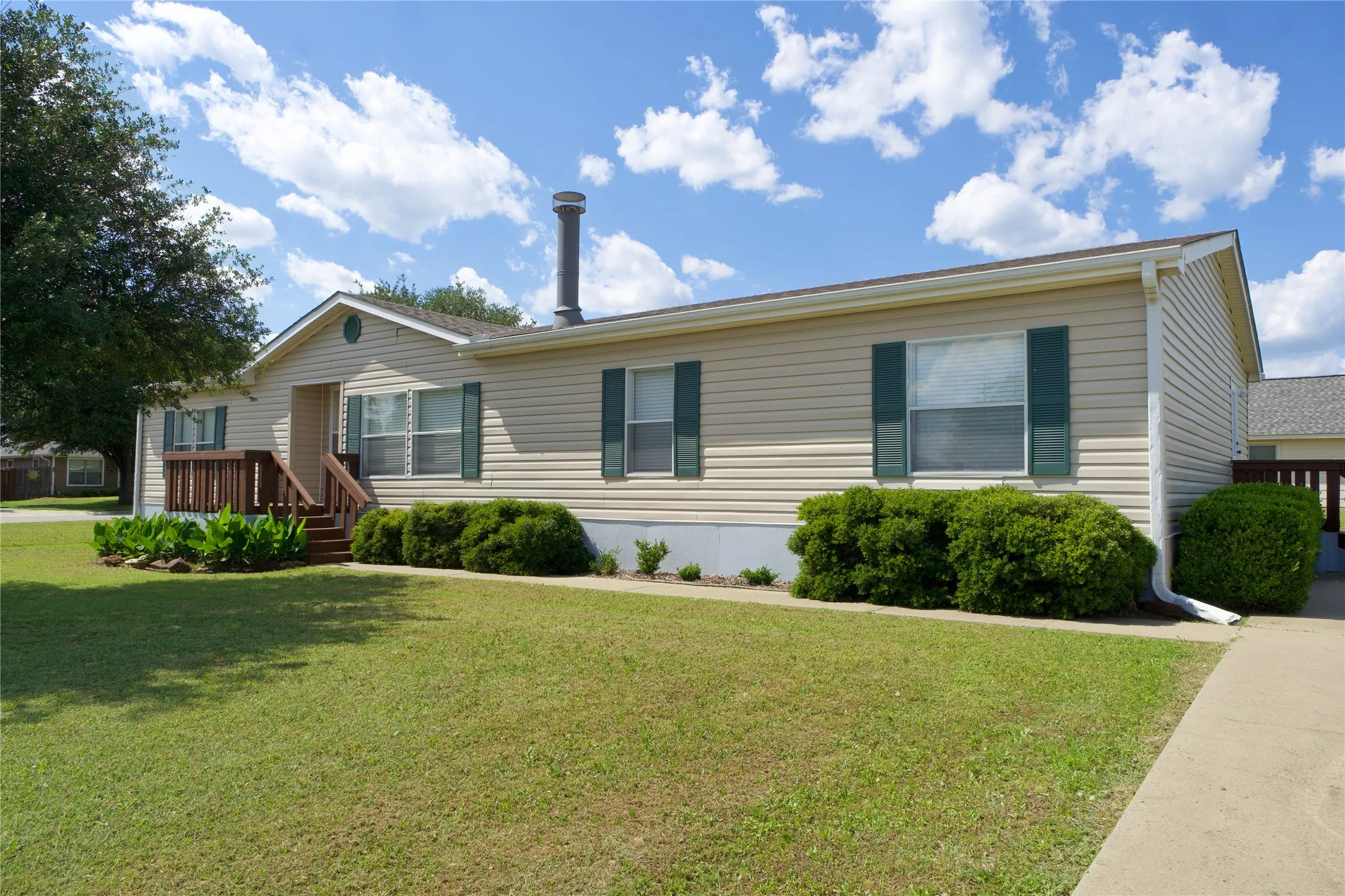 Single Family Residence For Sale in Cooke County , 115 Candlewood Circle, Gainesville, Texas 76240, 4 Bedrooms, 2 Bathrooms, Garage spaces, 1,910 Sqft, built in 2009, Price $239,500, mls#21154033, Real Estate Agent in Gainesville, Homes For Sale in Cooke county, Homes For Sale in Gainesville, Realtor in Gainesville Texas, Real Estate Brokerage Independent Realty Texas, Luminita Cordes Realtor