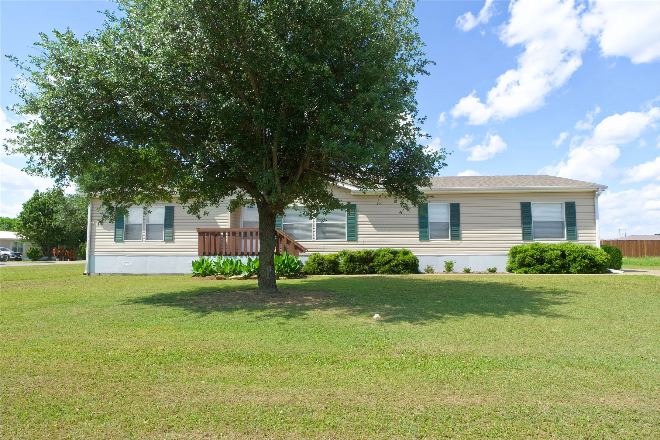 Single Family Residence For Sale in Cooke County , 115 Candlewood Circle, Gainesville, Texas 76240, 4 Bedrooms, 2 Bathrooms, Garage spaces, 1,910 Sqft, built in 2009, Price $239,500, mls#21154033, Real Estate Agent in Gainesville, Homes For Sale in Cooke county, Homes For Sale in Gainesville, Realtor in Gainesville Texas, Real Estate Brokerage Independent Realty Texas, Luminita Cordes Realtor