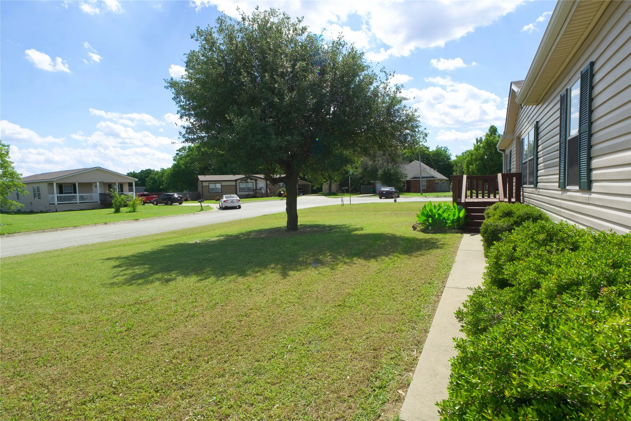 Single Family Residence For Sale in Cooke County , 115 Candlewood Circle, Gainesville, Texas 76240, 4 Bedrooms, 2 Bathrooms, Garage spaces, 1,910 Sqft, built in 2009, Price $239,500, mls#21154033, Real Estate Agent in Gainesville, Homes For Sale in Cooke county, Homes For Sale in Gainesville, Realtor in Gainesville Texas, Real Estate Brokerage Independent Realty Texas, Luminita Cordes Realtor