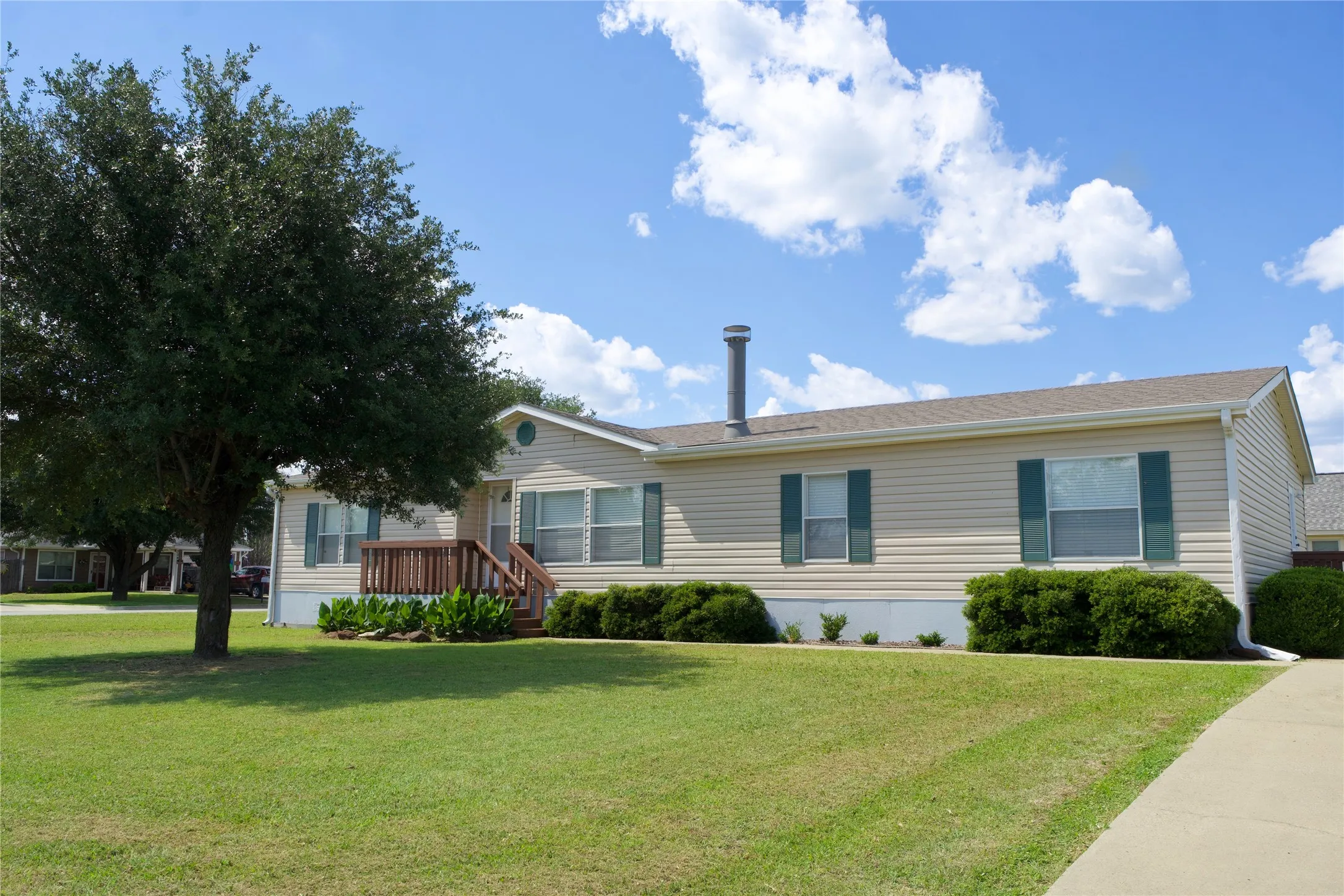 Single Family Residence For Sale in Cooke County , 115 Candlewood Circle, Gainesville, Texas 76240, 4 Bedrooms, 2 Bathrooms, Garage spaces, 1,910 Sqft, built in 2009, Price $239,500, mls#21154033, Real Estate Agent in Gainesville, Homes For Sale in Cooke county, Homes For Sale in Gainesville, Realtor in Gainesville Texas, Real Estate Brokerage Independent Realty Texas, Luminita Cordes Realtor