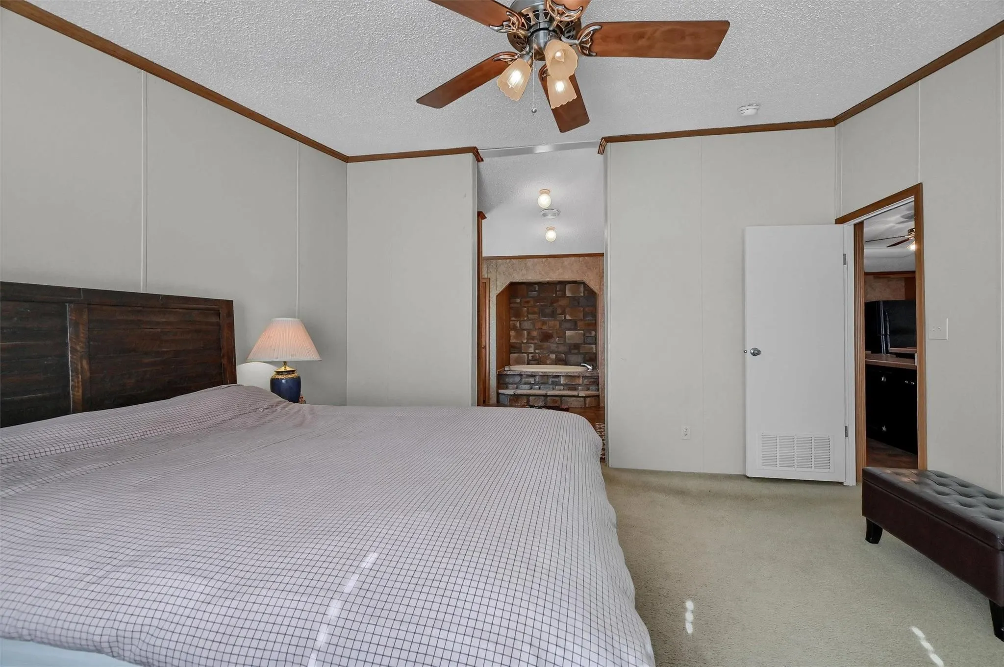 Single Family Residence For Sale in Cooke County , 115 Candlewood Circle, Gainesville, Texas 76240, 4 Bedrooms, 2 Bathrooms, Garage spaces, 1,910 Sqft, built in 2009, Price $239,500, mls#21154033, Real Estate Agent in Gainesville, Homes For Sale in Cooke county, Homes For Sale in Gainesville, Realtor in Gainesville Texas, Real Estate Brokerage Independent Realty Texas, Luminita Cordes Realtor