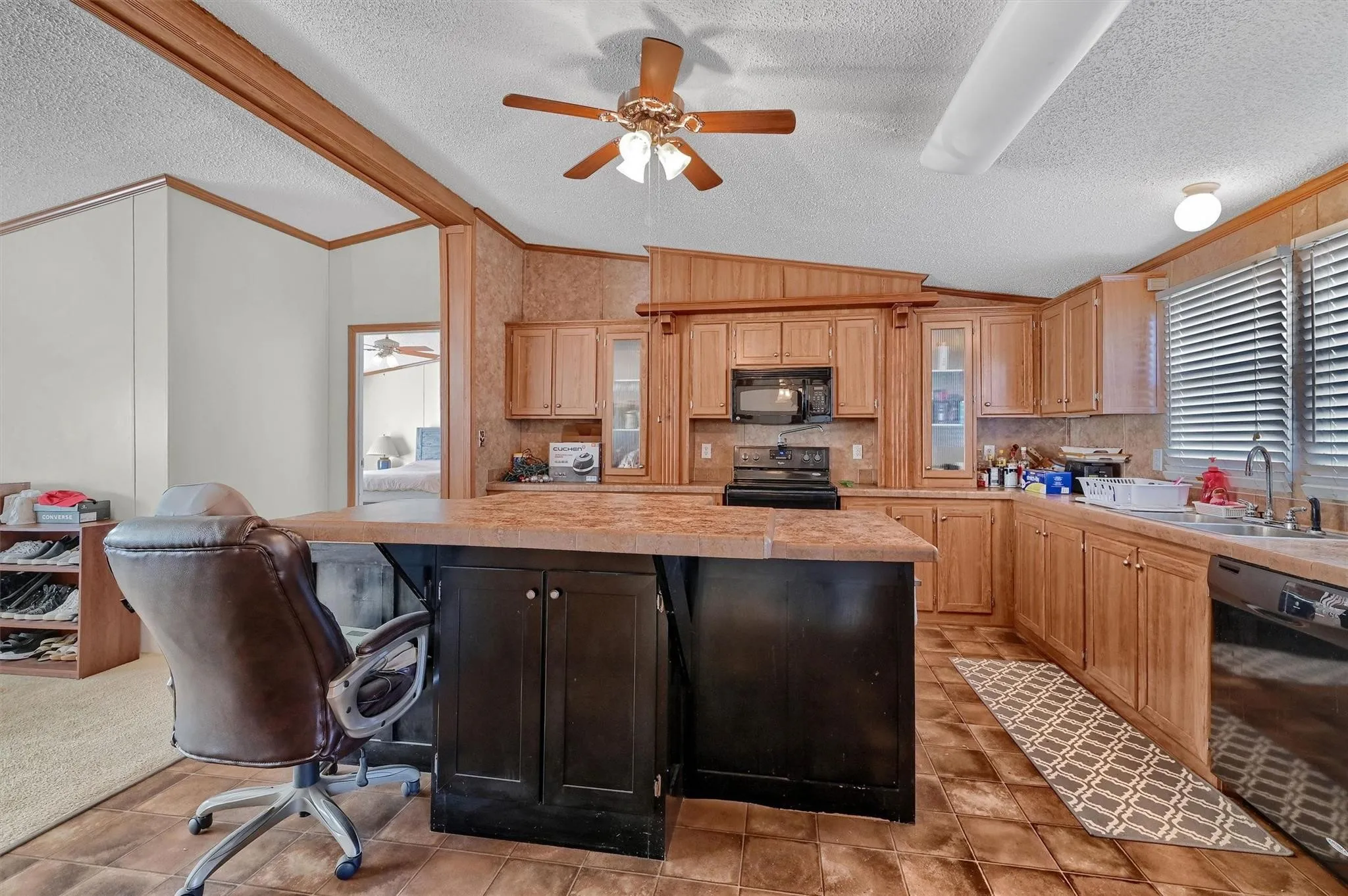 Single Family Residence For Sale in Cooke County , 115 Candlewood Circle, Gainesville, Texas 76240, 4 Bedrooms, 2 Bathrooms, Garage spaces, 1,910 Sqft, built in 2009, Price $239,500, mls#21154033, Real Estate Agent in Gainesville, Homes For Sale in Cooke county, Homes For Sale in Gainesville, Realtor in Gainesville Texas, Real Estate Brokerage Independent Realty Texas, Luminita Cordes Realtor