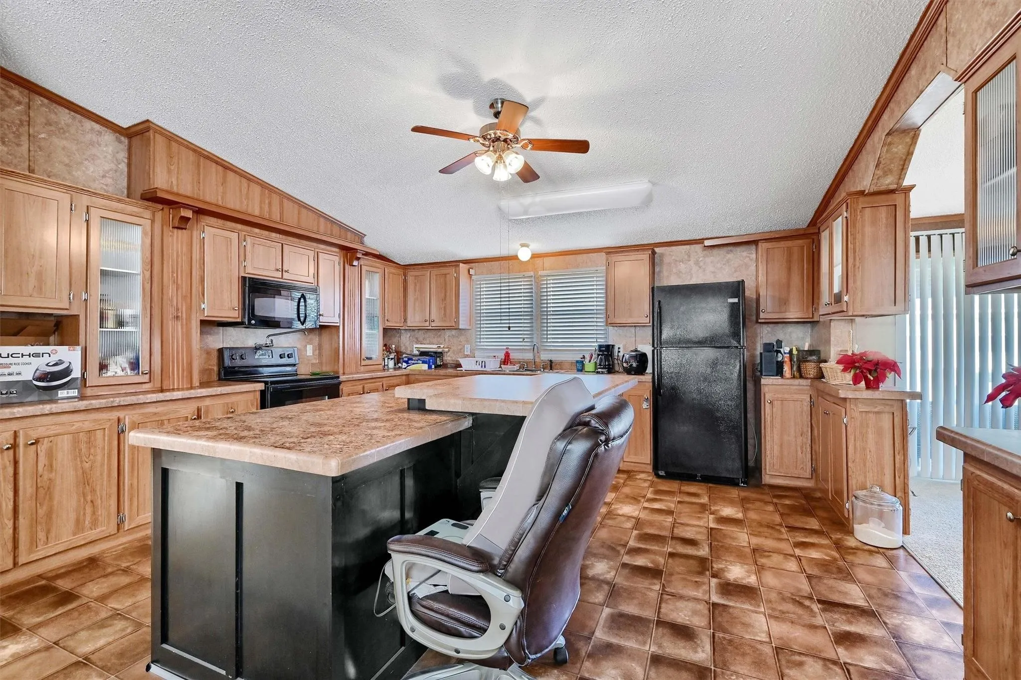 Single Family Residence For Sale in Cooke County , 115 Candlewood Circle, Gainesville, Texas 76240, 4 Bedrooms, 2 Bathrooms, Garage spaces, 1,910 Sqft, built in 2009, Price $239,500, mls#21154033, Real Estate Agent in Gainesville, Homes For Sale in Cooke county, Homes For Sale in Gainesville, Realtor in Gainesville Texas, Real Estate Brokerage Independent Realty Texas, Luminita Cordes Realtor
