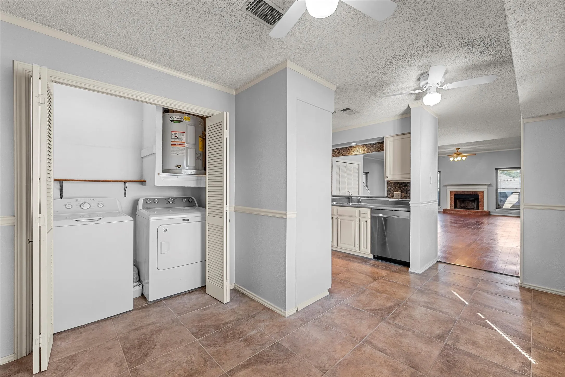 Condominium For Sale in Mc Lennan County , 156 Pleasant Grove Lane 5, Waco, Texas 76712, 2 Bedroom, 2 Bathroom, 1 Garage spaces, 1,656 Sqft, built in 1985, mls#21154082, Real Estate Agent in Waco, Homes For Sale in Mc Lennan county, Homes For Sale in Waco, Realtor in Waco Texas, Real Estate Brokerage Independent Realty Texas, Luminita Cordes Realtor