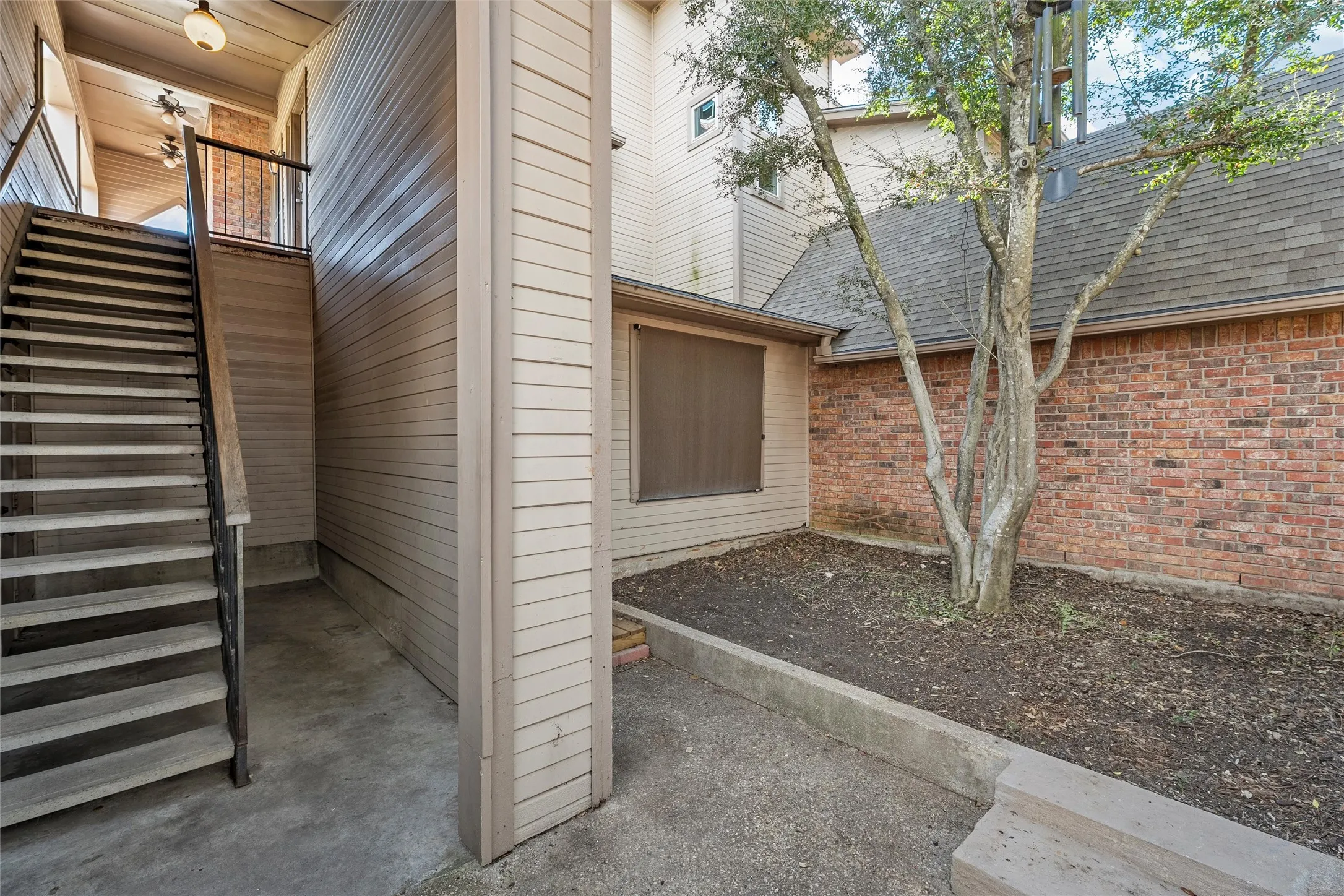 Condominium For Sale in Mc Lennan County , 156 Pleasant Grove Lane 5, Waco, Texas 76712, 2 Bedroom, 2 Bathroom, 1 Garage spaces, 1,656 Sqft, built in 1985, mls#21154082, Real Estate Agent in Waco, Homes For Sale in Mc Lennan county, Homes For Sale in Waco, Realtor in Waco Texas, Real Estate Brokerage Independent Realty Texas, Luminita Cordes Realtor