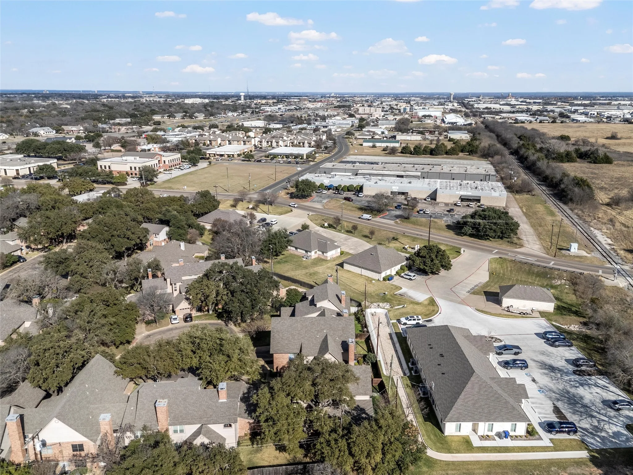 Condominium For Sale in Mc Lennan County , 156 Pleasant Grove Lane 5, Waco, Texas 76712, 2 Bedroom, 2 Bathroom, 1 Garage spaces, 1,656 Sqft, built in 1985, mls#21154082, Real Estate Agent in Waco, Homes For Sale in Mc Lennan county, Homes For Sale in Waco, Realtor in Waco Texas, Real Estate Brokerage Independent Realty Texas, Luminita Cordes Realtor