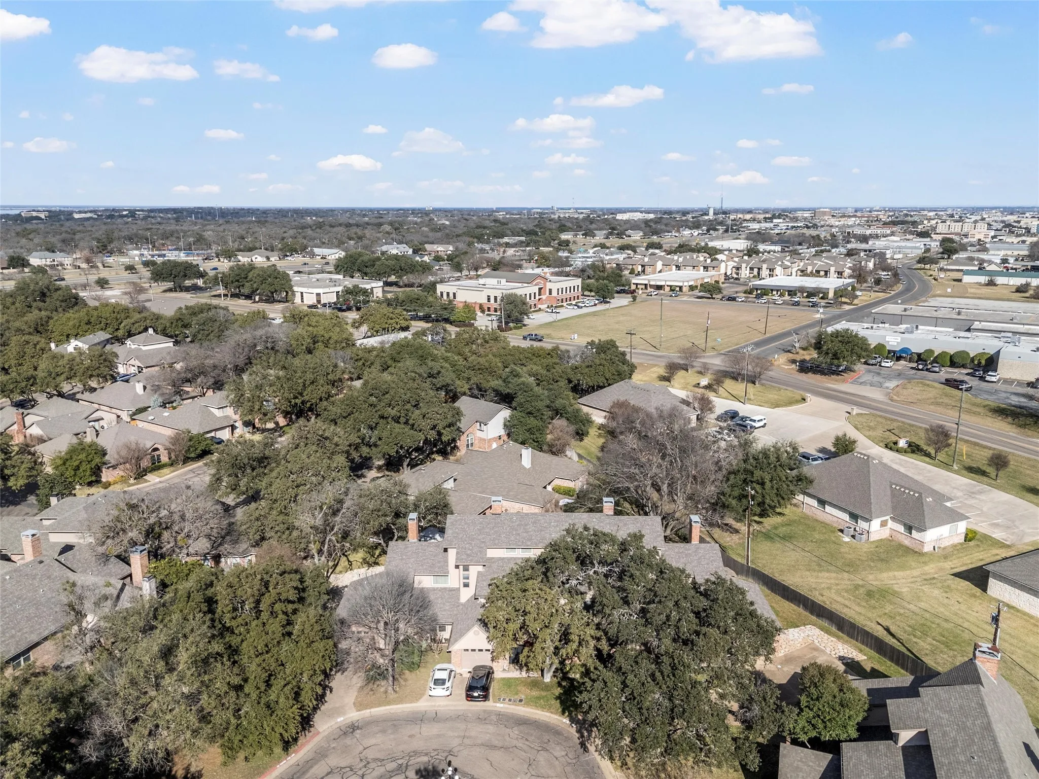Condominium For Sale in Mc Lennan County , 156 Pleasant Grove Lane 5, Waco, Texas 76712, 2 Bedroom, 2 Bathroom, 1 Garage spaces, 1,656 Sqft, built in 1985, mls#21154082, Real Estate Agent in Waco, Homes For Sale in Mc Lennan county, Homes For Sale in Waco, Realtor in Waco Texas, Real Estate Brokerage Independent Realty Texas, Luminita Cordes Realtor