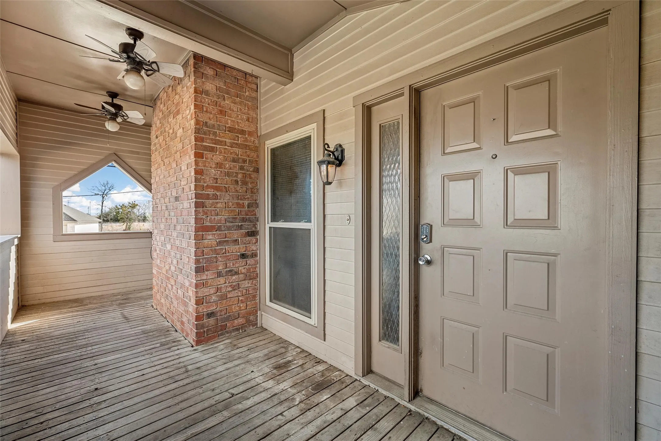 Condominium For Sale in Mc Lennan County , 156 Pleasant Grove Lane 5, Waco, Texas 76712, 2 Bedroom, 2 Bathroom, 1 Garage spaces, 1,656 Sqft, built in 1985, mls#21154082, Real Estate Agent in Waco, Homes For Sale in Mc Lennan county, Homes For Sale in Waco, Realtor in Waco Texas, Real Estate Brokerage Independent Realty Texas, Luminita Cordes Realtor