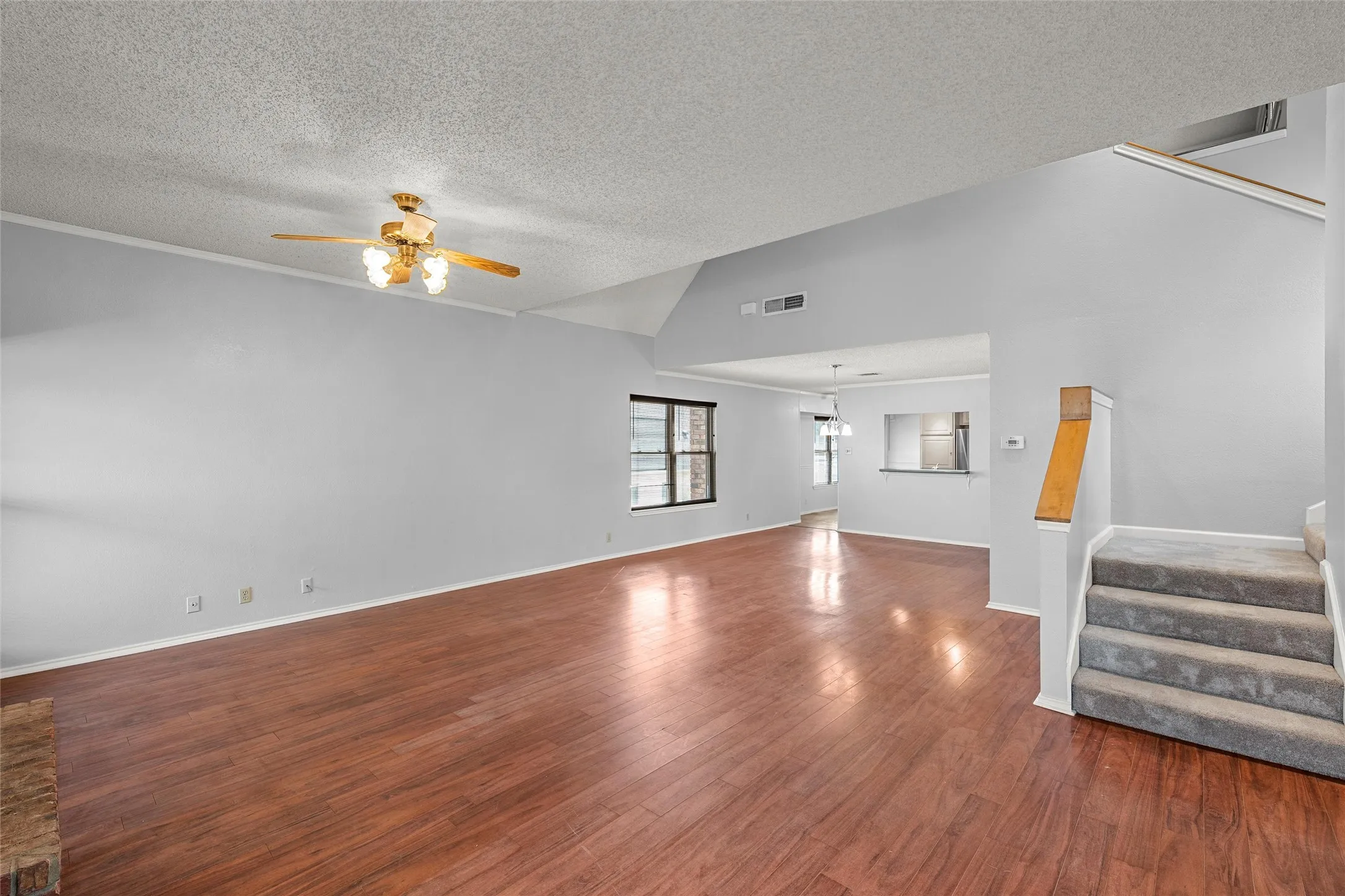 Condominium For Sale in Mc Lennan County , 156 Pleasant Grove Lane 5, Waco, Texas 76712, 2 Bedroom, 2 Bathroom, 1 Garage spaces, 1,656 Sqft, built in 1985, mls#21154082, Real Estate Agent in Waco, Homes For Sale in Mc Lennan county, Homes For Sale in Waco, Realtor in Waco Texas, Real Estate Brokerage Independent Realty Texas, Luminita Cordes Realtor