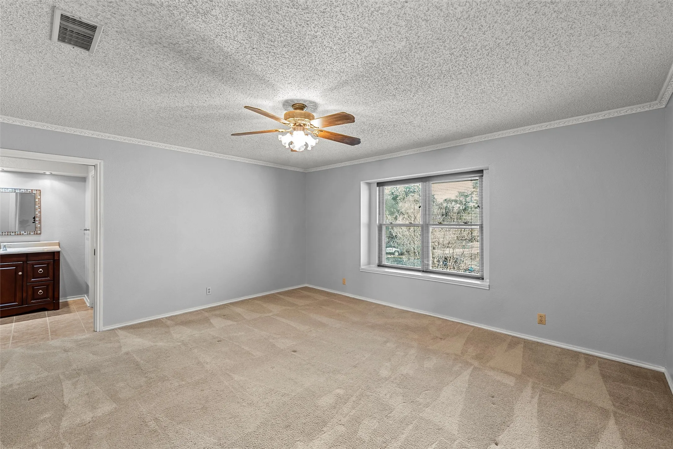 Condominium For Sale in Mc Lennan County , 156 Pleasant Grove Lane 5, Waco, Texas 76712, 2 Bedroom, 2 Bathroom, 1 Garage spaces, 1,656 Sqft, built in 1985, mls#21154082, Real Estate Agent in Waco, Homes For Sale in Mc Lennan county, Homes For Sale in Waco, Realtor in Waco Texas, Real Estate Brokerage Independent Realty Texas, Luminita Cordes Realtor