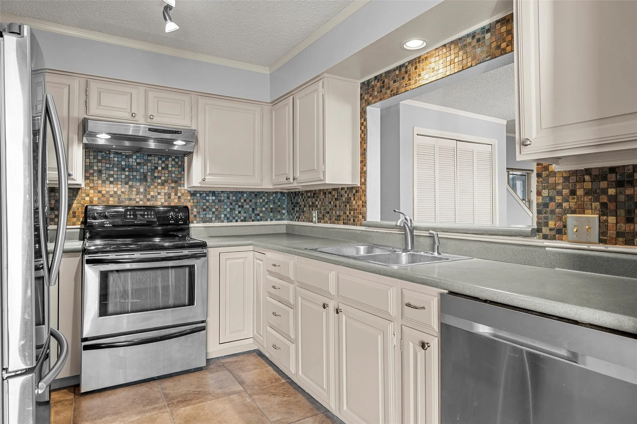 Condominium For Sale in Mc Lennan County , 156 Pleasant Grove Lane 5, Waco, Texas 76712, 2 Bedroom, 2 Bathroom, 1 Garage spaces, 1,656 Sqft, built in 1985, mls#21154082, Real Estate Agent in Waco, Homes For Sale in Mc Lennan county, Homes For Sale in Waco, Realtor in Waco Texas, Real Estate Brokerage Independent Realty Texas, Luminita Cordes Realtor