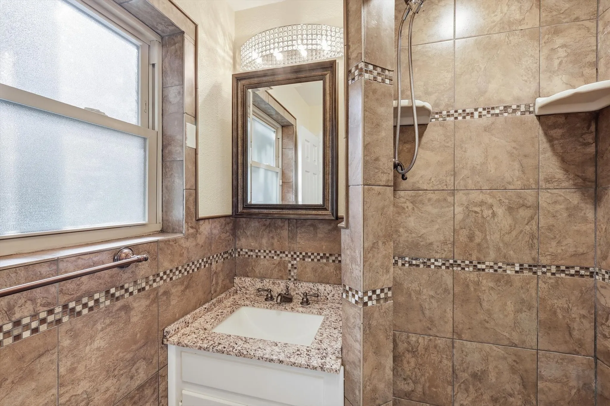 Single Family Residence For Sale in Tarrant County , 1809 Toplea Drive, Euless, Texas 76040, 3 Bedroom, 2 Bathroom, 2 Garage spaces, 1,771 Sqft, built in 1962, mls#21153356, Real Estate Agent in Euless, Homes For Sale in Tarrant county, Homes For Sale in Euless, Realtor in Euless Texas, Real Estate Brokerage Independent Realty Texas, Luminita Cordes Realtor