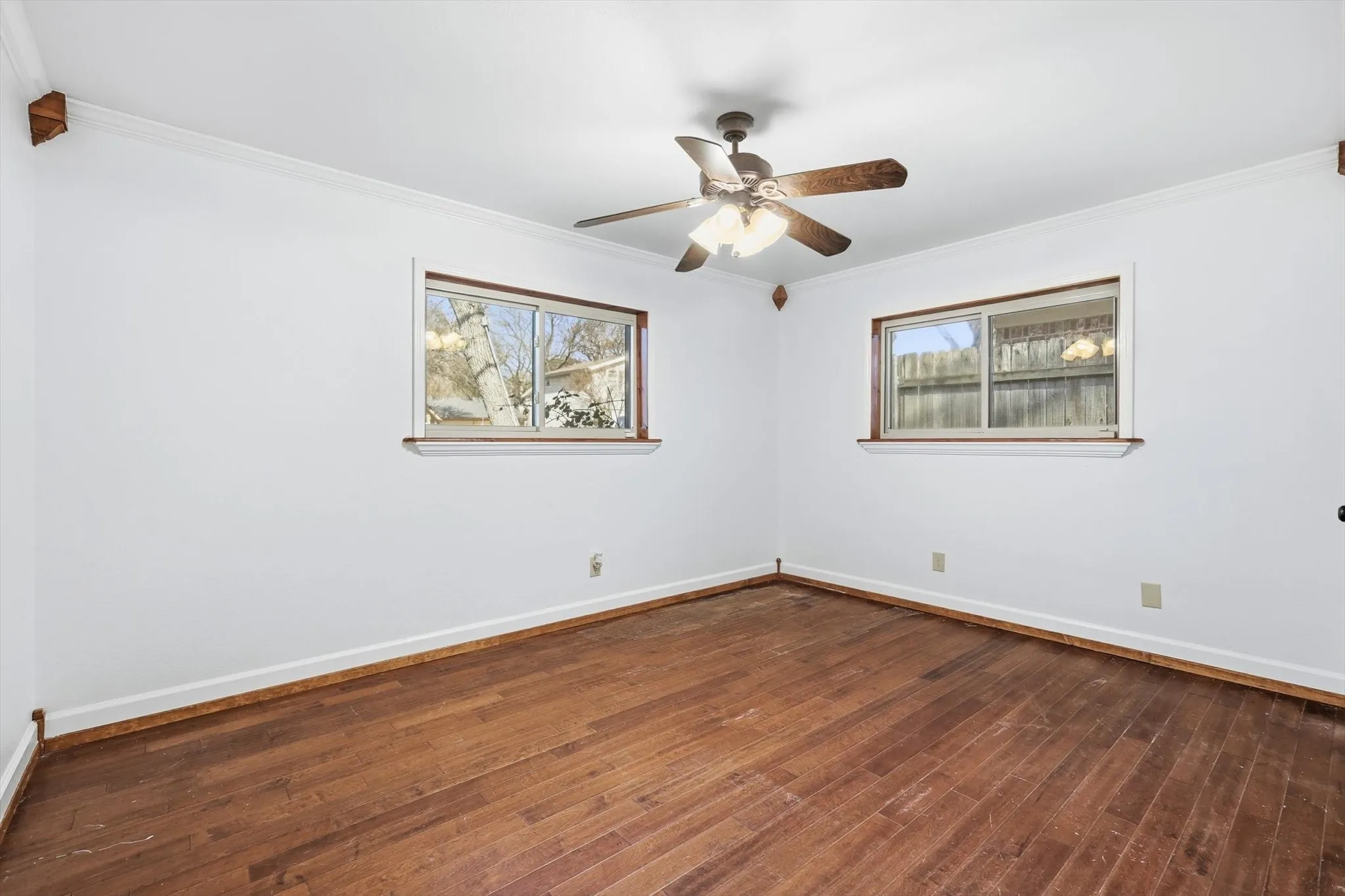 Single Family Residence For Sale in Tarrant County , 1809 Toplea Drive, Euless, Texas 76040, 3 Bedroom, 2 Bathroom, 2 Garage spaces, 1,771 Sqft, built in 1962, mls#21153356, Real Estate Agent in Euless, Homes For Sale in Tarrant county, Homes For Sale in Euless, Realtor in Euless Texas, Real Estate Brokerage Independent Realty Texas, Luminita Cordes Realtor