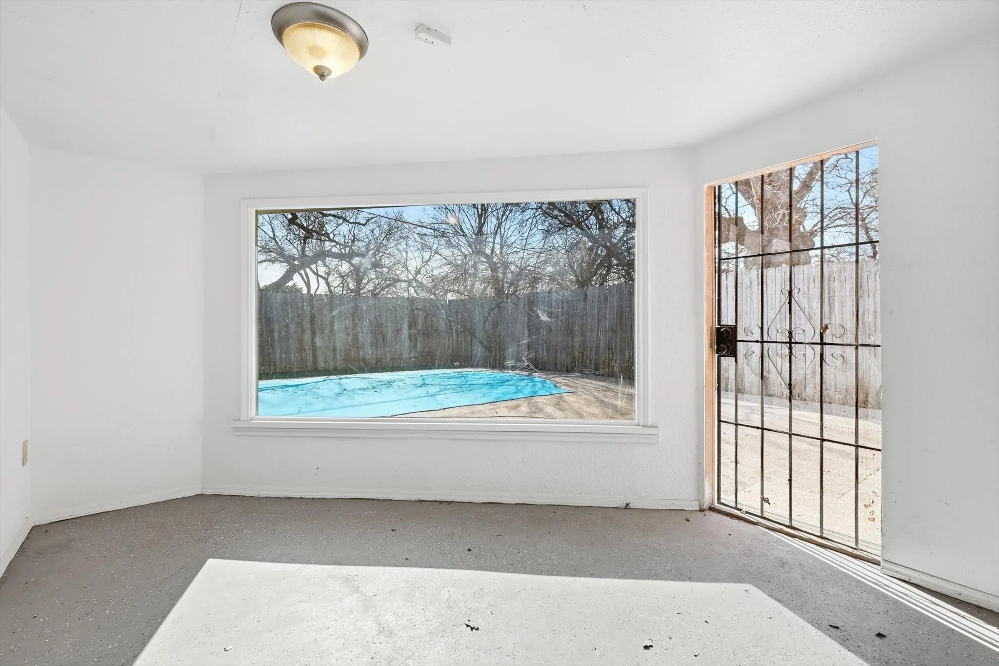 Single Family Residence For Sale in Tarrant County , 1809 Toplea Drive, Euless, Texas 76040, 3 Bedroom, 2 Bathroom, 2 Garage spaces, 1,771 Sqft, built in 1962, mls#21153356, Real Estate Agent in Euless, Homes For Sale in Tarrant county, Homes For Sale in Euless, Realtor in Euless Texas, Real Estate Brokerage Independent Realty Texas, Luminita Cordes Realtor