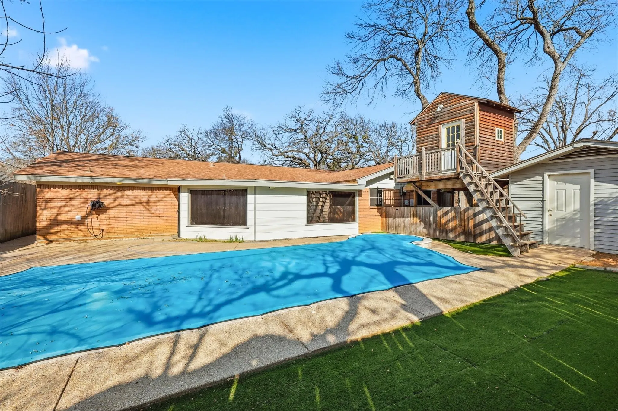 Single Family Residence For Sale in Tarrant County , 1809 Toplea Drive, Euless, Texas 76040, 3 Bedroom, 2 Bathroom, 2 Garage spaces, 1,771 Sqft, built in 1962, mls#21153356, Real Estate Agent in Euless, Homes For Sale in Tarrant county, Homes For Sale in Euless, Realtor in Euless Texas, Real Estate Brokerage Independent Realty Texas, Luminita Cordes Realtor