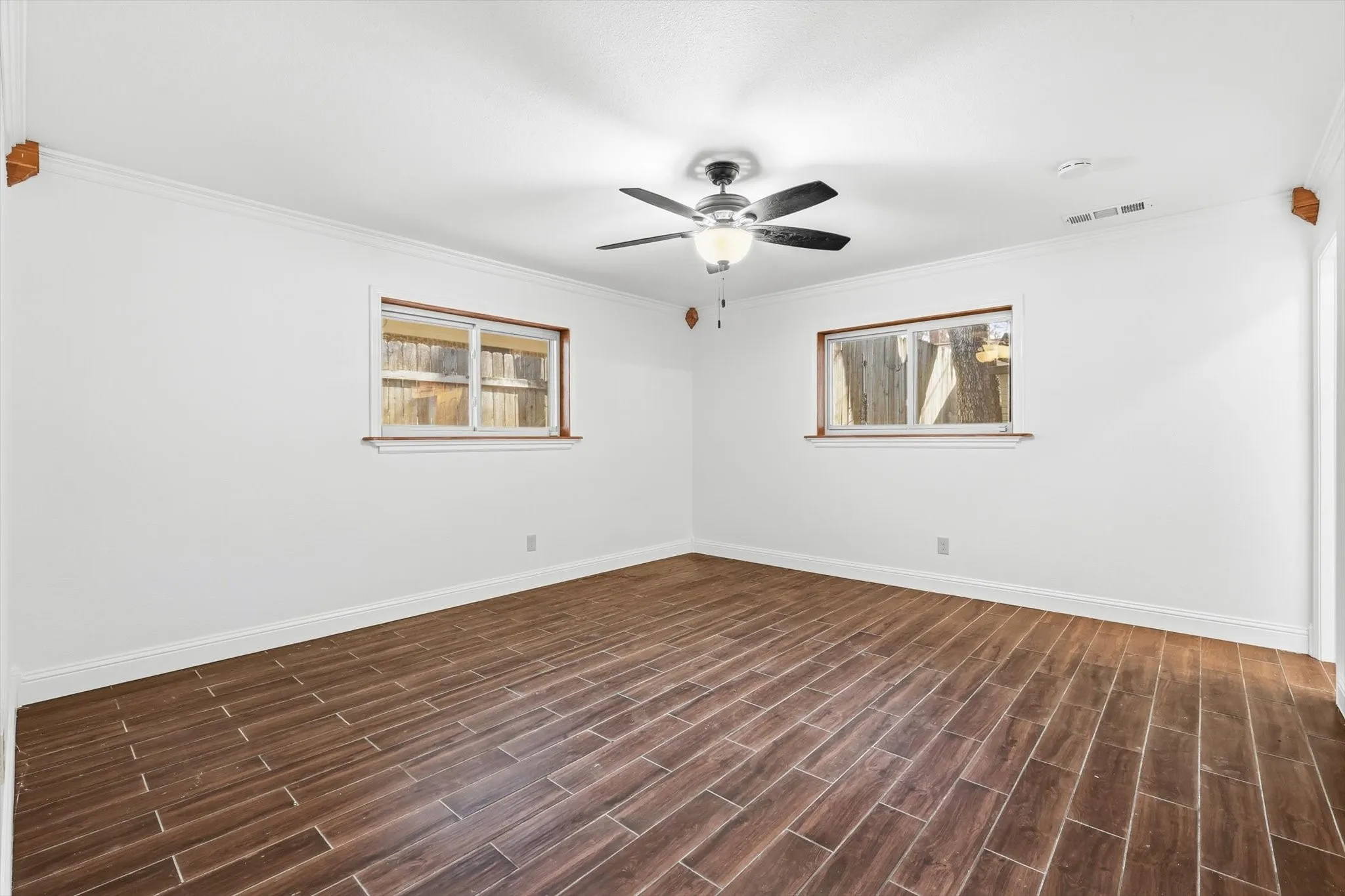 Single Family Residence For Sale in Tarrant County , 1809 Toplea Drive, Euless, Texas 76040, 3 Bedroom, 2 Bathroom, 2 Garage spaces, 1,771 Sqft, built in 1962, mls#21153356, Real Estate Agent in Euless, Homes For Sale in Tarrant county, Homes For Sale in Euless, Realtor in Euless Texas, Real Estate Brokerage Independent Realty Texas, Luminita Cordes Realtor