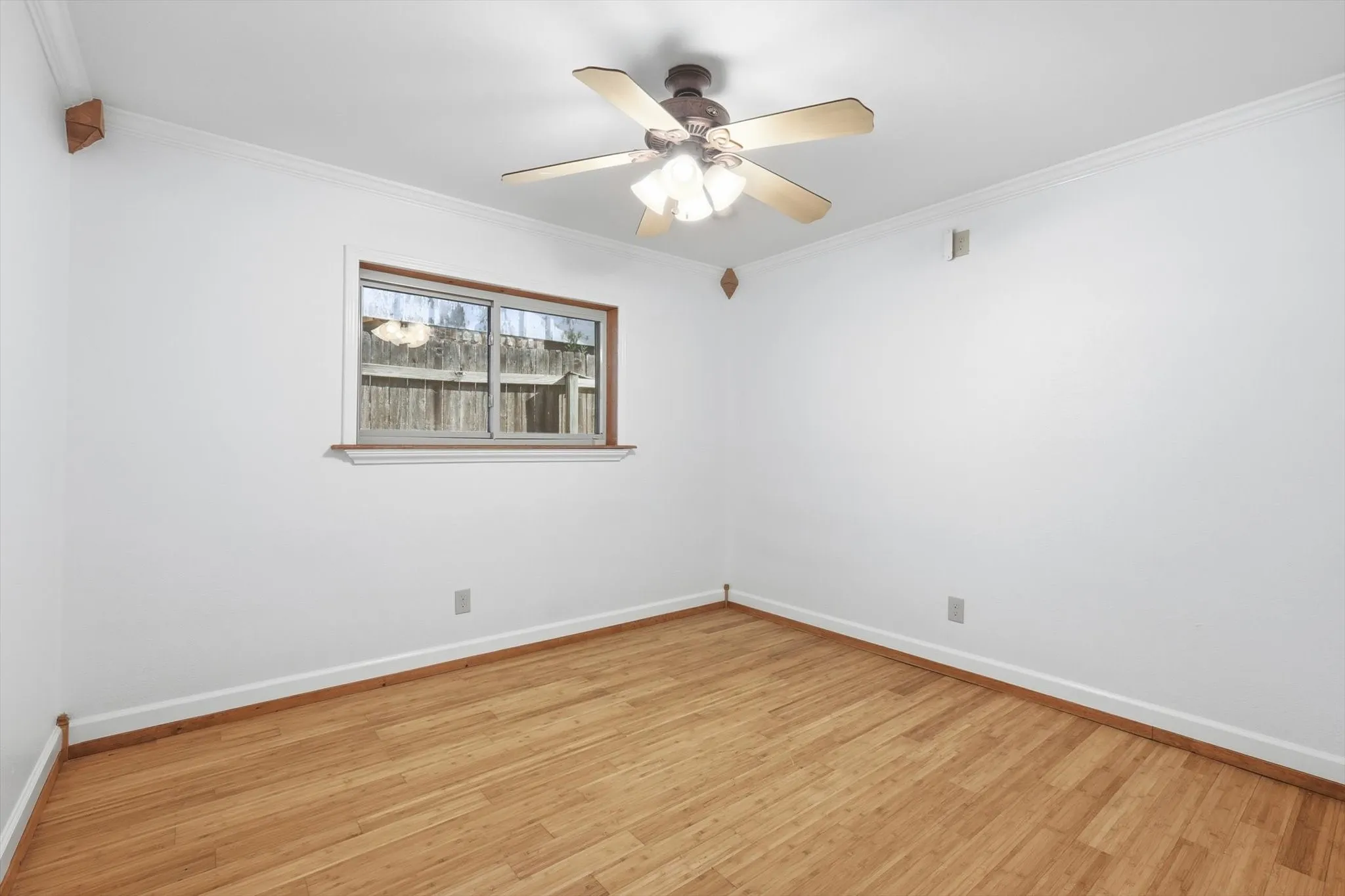 Single Family Residence For Sale in Tarrant County , 1809 Toplea Drive, Euless, Texas 76040, 3 Bedroom, 2 Bathroom, 2 Garage spaces, 1,771 Sqft, built in 1962, mls#21153356, Real Estate Agent in Euless, Homes For Sale in Tarrant county, Homes For Sale in Euless, Realtor in Euless Texas, Real Estate Brokerage Independent Realty Texas, Luminita Cordes Realtor