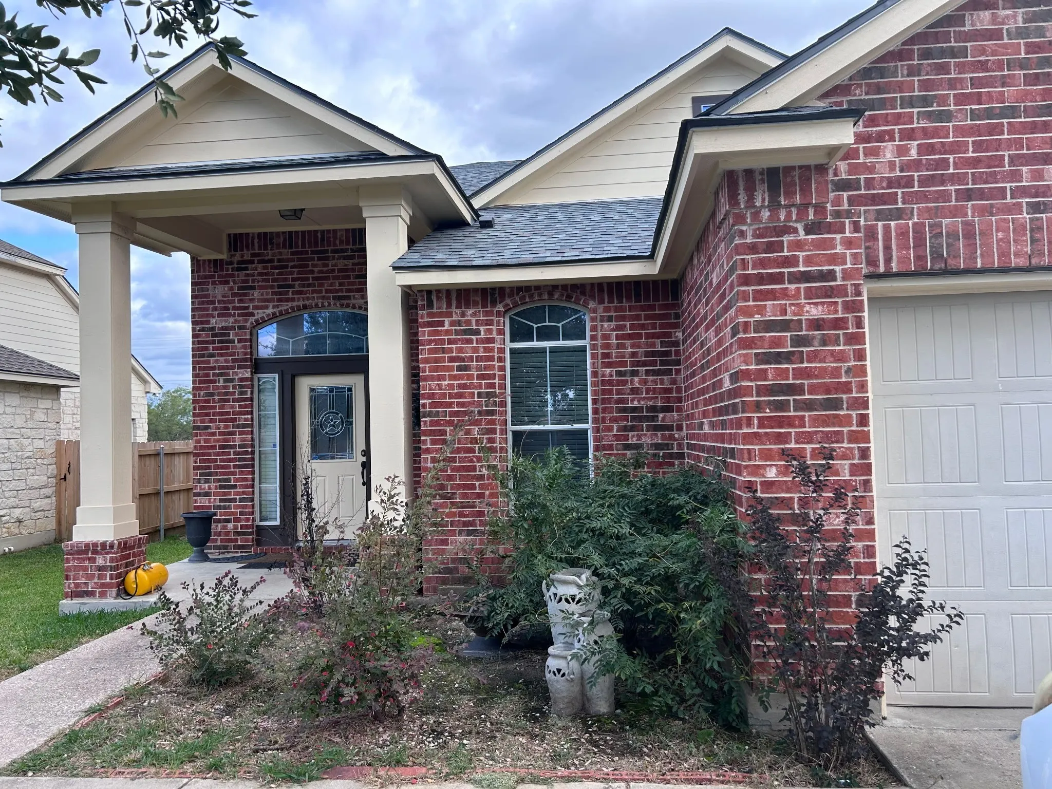 Single Family Residence For Sale in Mc Lennan County , 10156 China Creek Drive, Waco, Texas 76708, 4 Bedroom, 3 Bathroom, 2 Garage spaces, 2,140 Sqft, built in 2007, mls#21137939, Real Estate Agent in Waco, Homes For Sale in Mc Lennan county, Homes For Sale in Waco, Realtor in Waco Texas, Real Estate Brokerage Independent Realty Texas, Luminita Cordes Realtor