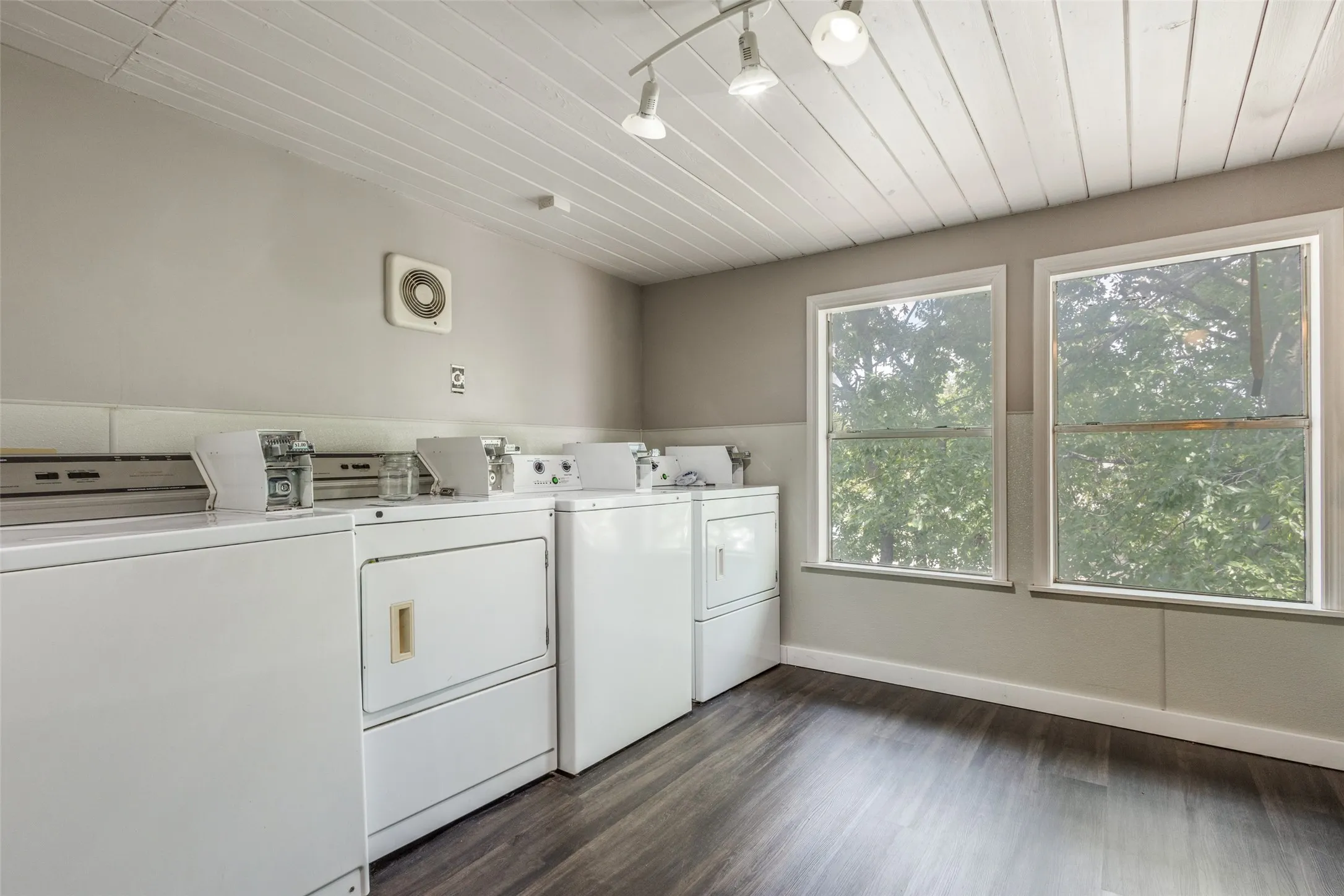 Condominium For Rent in Hunt County , 2309 Wesley Street D, Greenville, Texas 75401, 2 Bedroom, 1 Bathroom, Garage spaces, 1,150 Sqft, built in 1910, Preowned, mls#21152011, Real Estate Agent in Greenville, Homes For Rent in Hunt county, Homes For Rent in Greenville, Realtor in Greenville Texas, Real Estate Brokerage Independent Realty Texas, Luminita Cordes Realtor