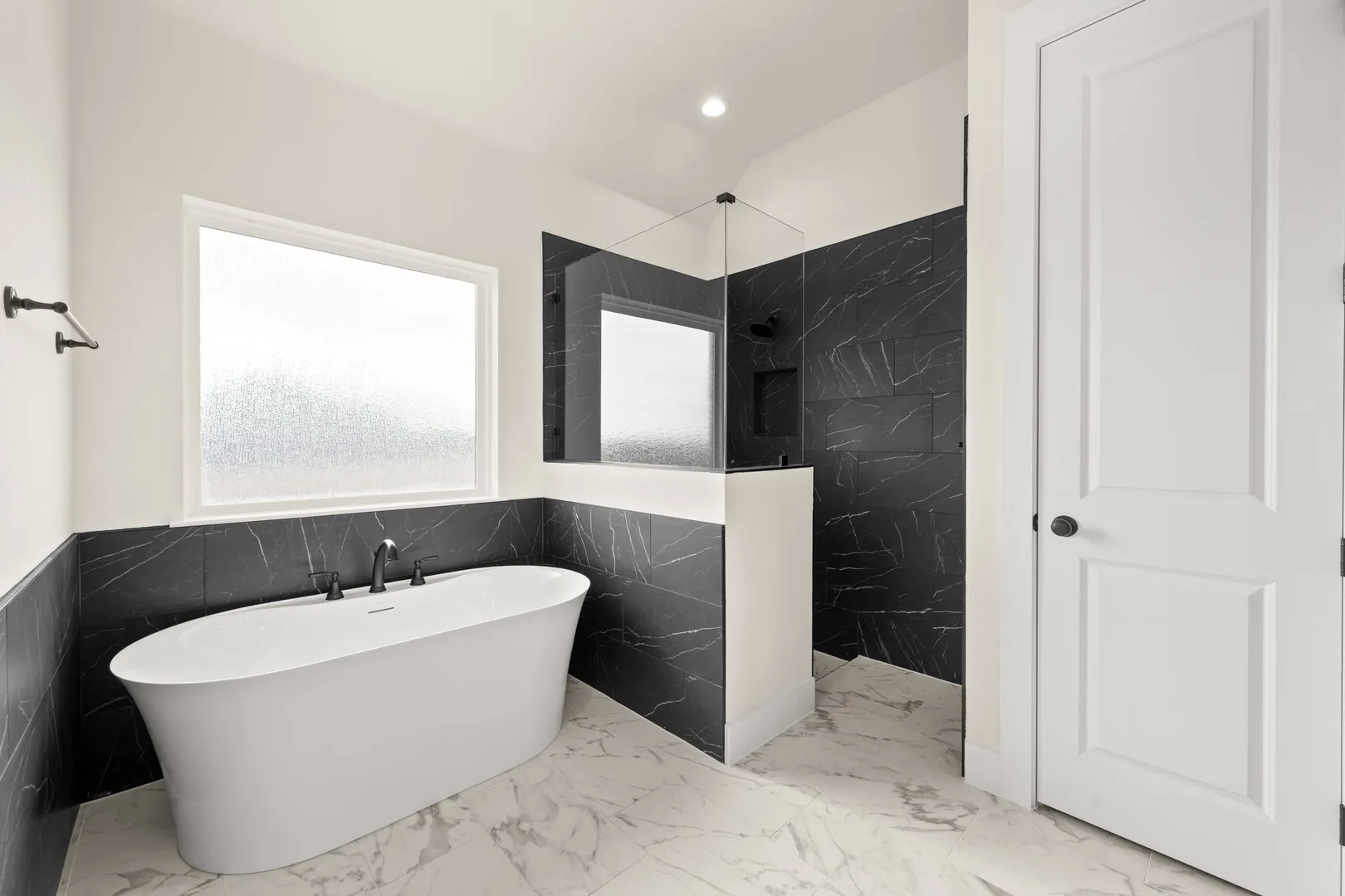 115 Blackstar- Primary Suite-3