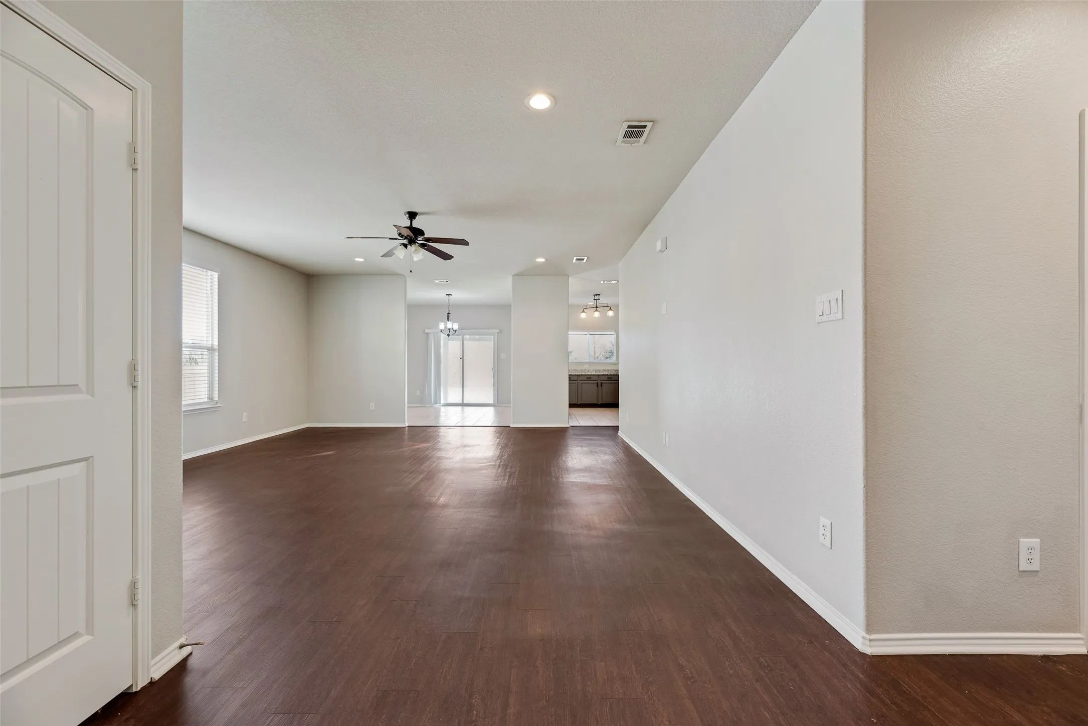 Single Family Residence For Sale in Denton County , 1724 Murphy Court, Providence Village, Texas 76227, 3 Bedroom, 2 Bathroom, 2 Garage spaces, 1,687 Sqft, built in 2010, mls#21154447, Real Estate Agent in Providence Village, Homes For Sale in Denton county, Homes For Sale in Providence Village, Realtor in Providence Village Texas, Real Estate Brokerage Independent Realty Texas, Luminita Cordes Realtor