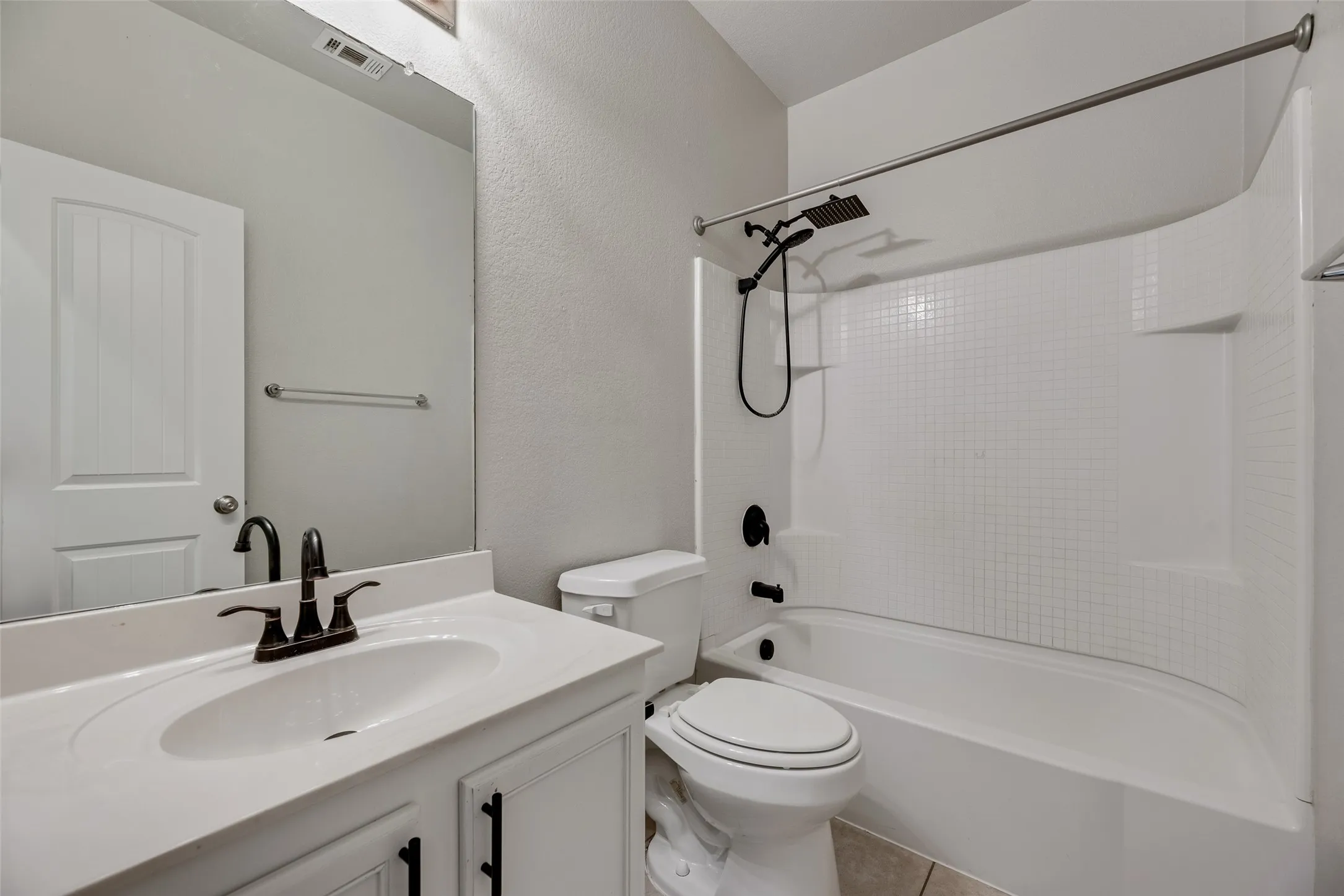 Single Family Residence For Sale in Denton County , 1724 Murphy Court, Providence Village, Texas 76227, 3 Bedroom, 2 Bathroom, 2 Garage spaces, 1,687 Sqft, built in 2010, mls#21154447, Real Estate Agent in Providence Village, Homes For Sale in Denton county, Homes For Sale in Providence Village, Realtor in Providence Village Texas, Real Estate Brokerage Independent Realty Texas, Luminita Cordes Realtor