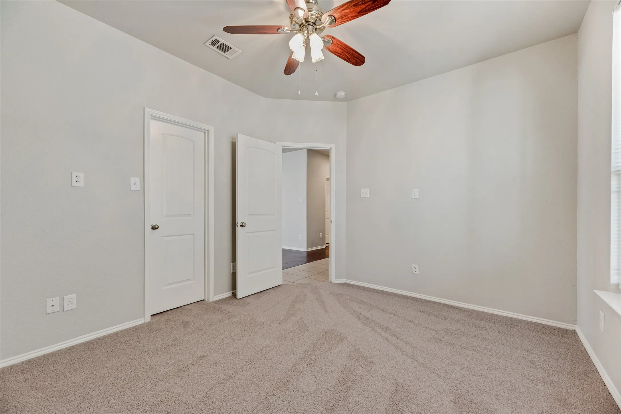 Single Family Residence For Sale in Denton County , 1724 Murphy Court, Providence Village, Texas 76227, 3 Bedroom, 2 Bathroom, 2 Garage spaces, 1,687 Sqft, built in 2010, mls#21154447, Real Estate Agent in Providence Village, Homes For Sale in Denton county, Homes For Sale in Providence Village, Realtor in Providence Village Texas, Real Estate Brokerage Independent Realty Texas, Luminita Cordes Realtor