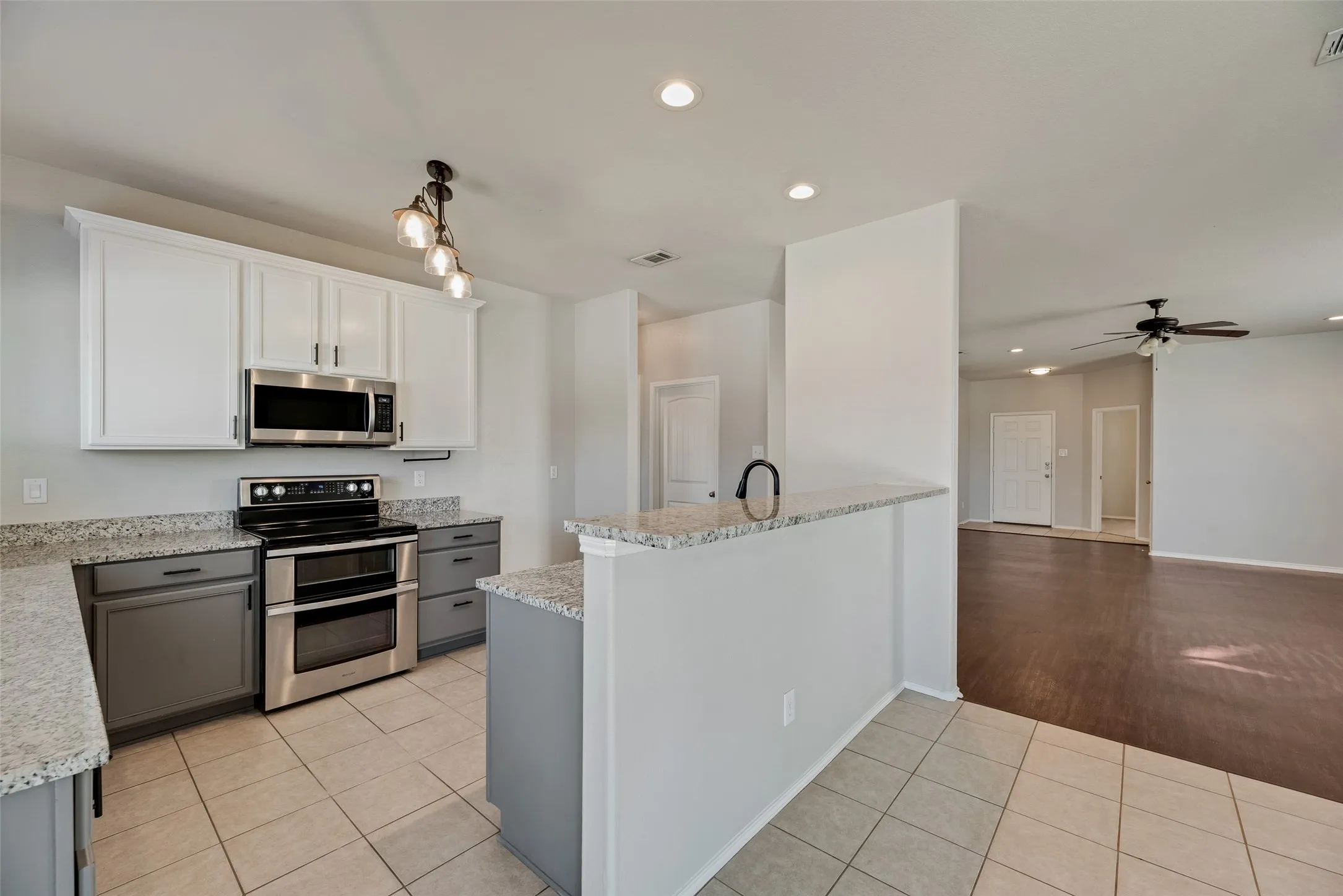 Single Family Residence For Sale in Denton County , 1724 Murphy Court, Providence Village, Texas 76227, 3 Bedroom, 2 Bathroom, 2 Garage spaces, 1,687 Sqft, built in 2010, mls#21154447, Real Estate Agent in Providence Village, Homes For Sale in Denton county, Homes For Sale in Providence Village, Realtor in Providence Village Texas, Real Estate Brokerage Independent Realty Texas, Luminita Cordes Realtor