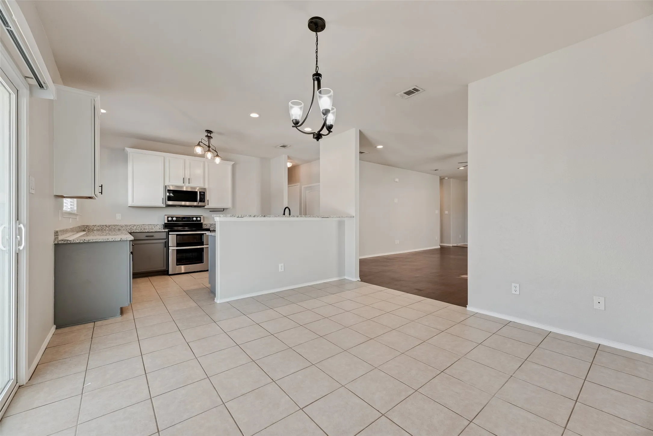 Single Family Residence For Sale in Denton County , 1724 Murphy Court, Providence Village, Texas 76227, 3 Bedroom, 2 Bathroom, 2 Garage spaces, 1,687 Sqft, built in 2010, mls#21154447, Real Estate Agent in Providence Village, Homes For Sale in Denton county, Homes For Sale in Providence Village, Realtor in Providence Village Texas, Real Estate Brokerage Independent Realty Texas, Luminita Cordes Realtor