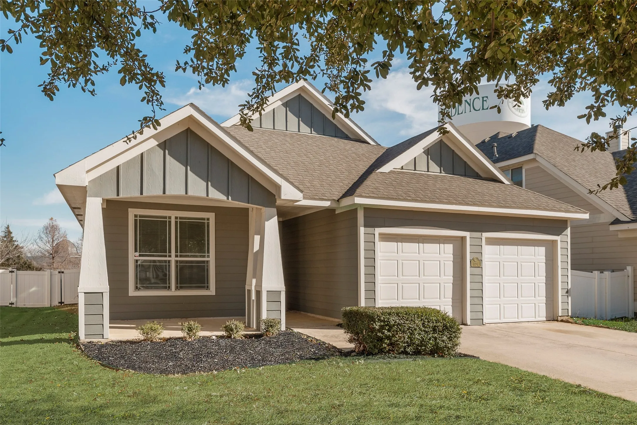 Single Family Residence For Sale in Denton County , 1724 Murphy Court, Providence Village, Texas 76227, 3 Bedroom, 2 Bathroom, 2 Garage spaces, 1,687 Sqft, built in 2010, mls#21154447, Real Estate Agent in Providence Village, Homes For Sale in Denton county, Homes For Sale in Providence Village, Realtor in Providence Village Texas, Real Estate Brokerage Independent Realty Texas, Luminita Cordes Realtor