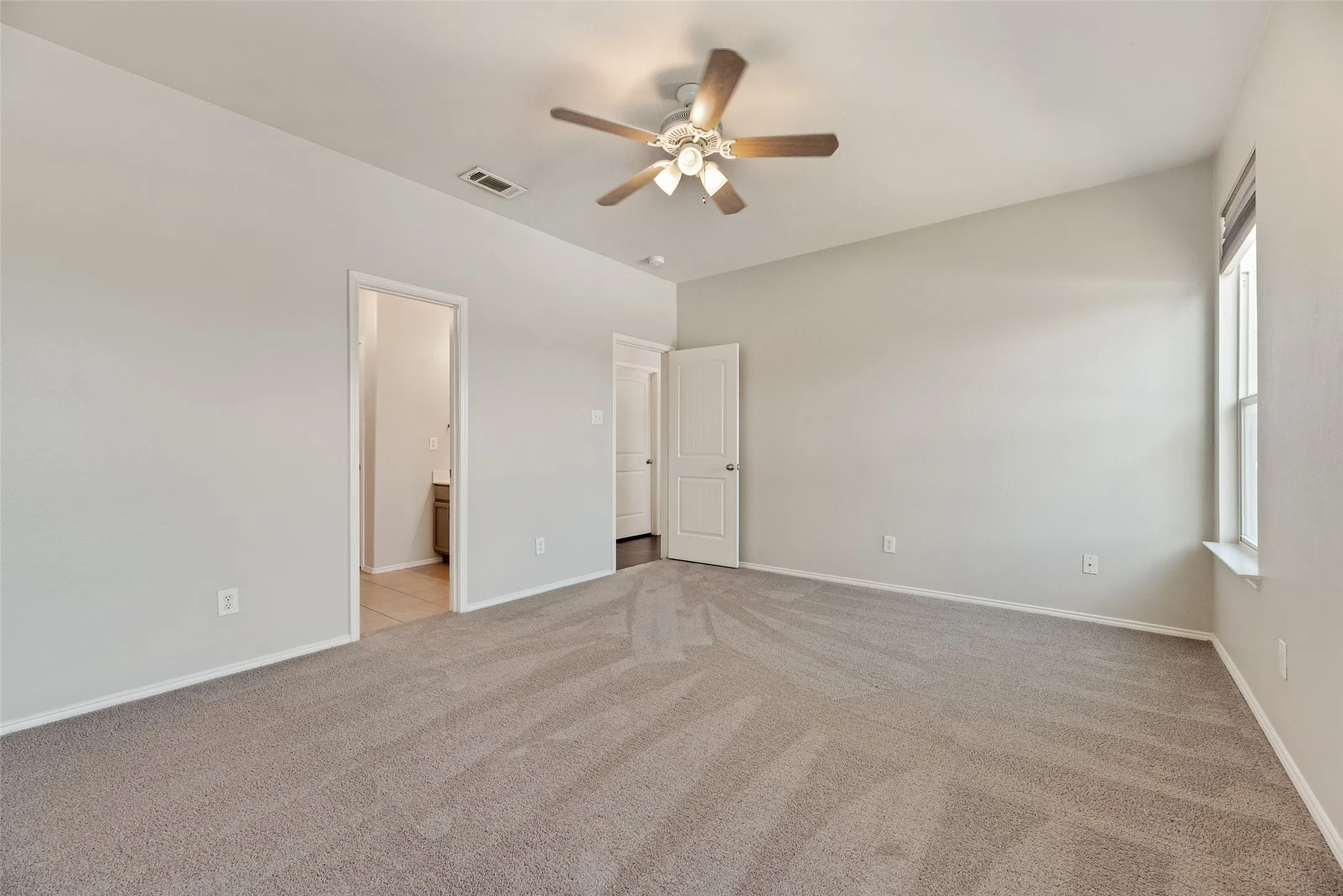 Single Family Residence For Sale in Denton County , 1724 Murphy Court, Providence Village, Texas 76227, 3 Bedroom, 2 Bathroom, 2 Garage spaces, 1,687 Sqft, built in 2010, mls#21154447, Real Estate Agent in Providence Village, Homes For Sale in Denton county, Homes For Sale in Providence Village, Realtor in Providence Village Texas, Real Estate Brokerage Independent Realty Texas, Luminita Cordes Realtor