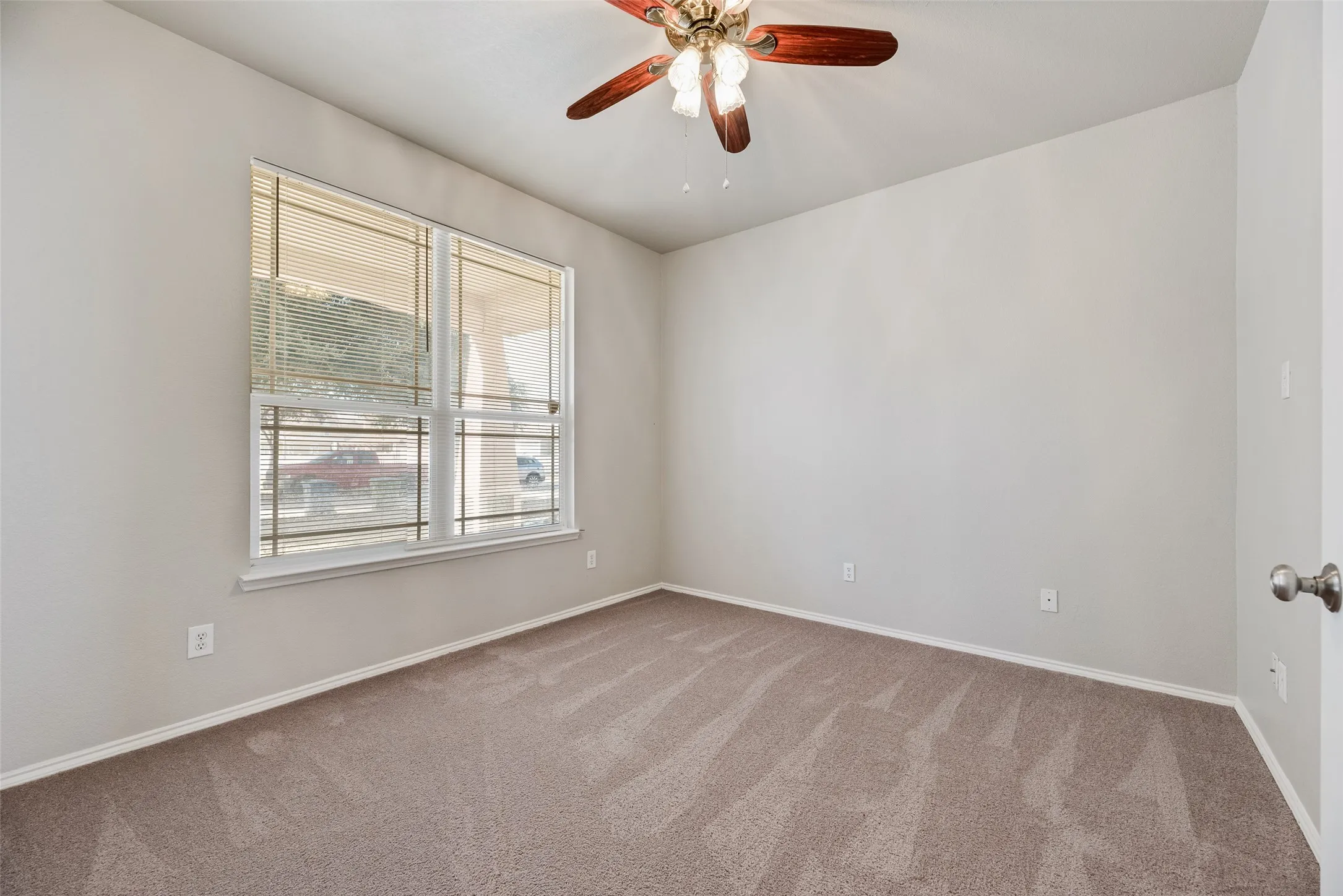 Single Family Residence For Sale in Denton County , 1724 Murphy Court, Providence Village, Texas 76227, 3 Bedroom, 2 Bathroom, 2 Garage spaces, 1,687 Sqft, built in 2010, mls#21154447, Real Estate Agent in Providence Village, Homes For Sale in Denton county, Homes For Sale in Providence Village, Realtor in Providence Village Texas, Real Estate Brokerage Independent Realty Texas, Luminita Cordes Realtor