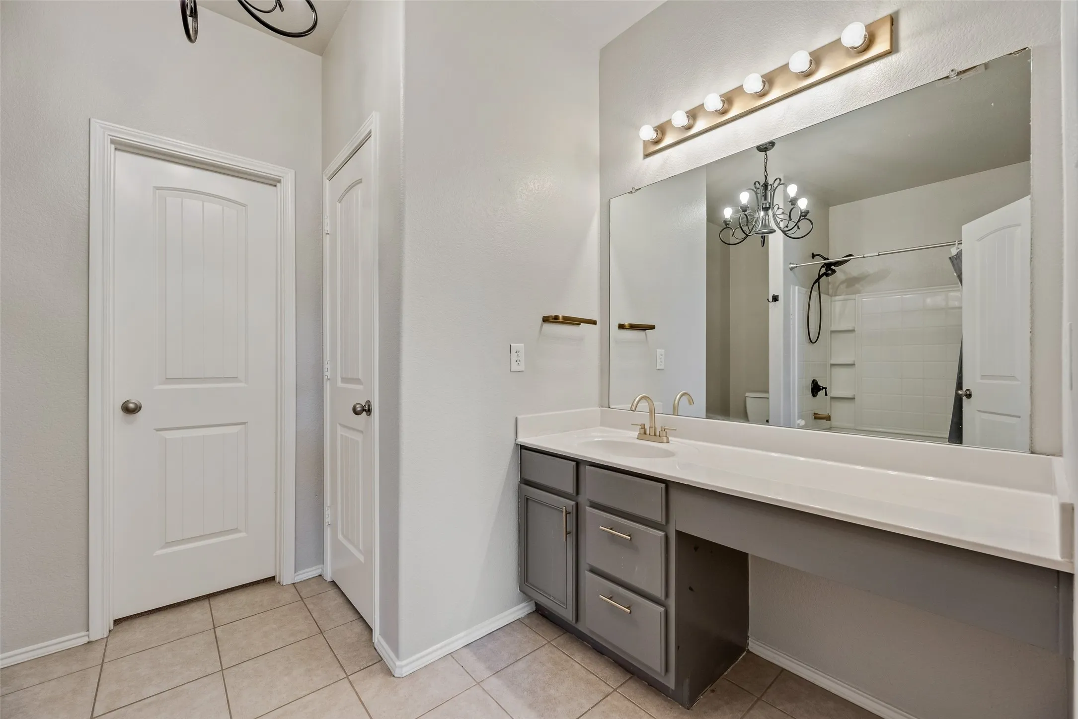 Single Family Residence For Sale in Denton County , 1724 Murphy Court, Providence Village, Texas 76227, 3 Bedroom, 2 Bathroom, 2 Garage spaces, 1,687 Sqft, built in 2010, mls#21154447, Real Estate Agent in Providence Village, Homes For Sale in Denton county, Homes For Sale in Providence Village, Realtor in Providence Village Texas, Real Estate Brokerage Independent Realty Texas, Luminita Cordes Realtor