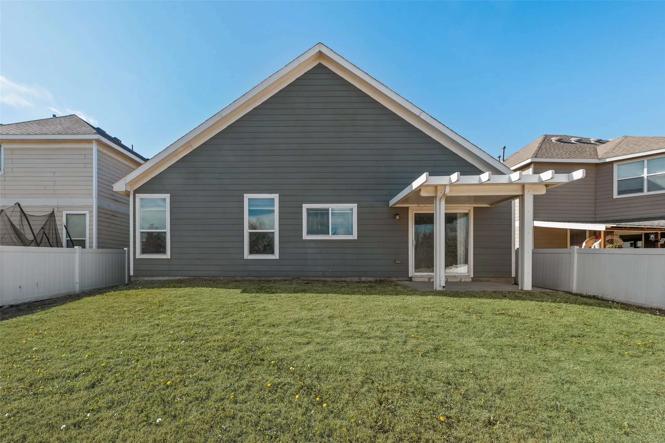 Single Family Residence For Sale in Denton County , 1724 Murphy Court, Providence Village, Texas 76227, 3 Bedroom, 2 Bathroom, 2 Garage spaces, 1,687 Sqft, built in 2010, mls#21154447, Real Estate Agent in Providence Village, Homes For Sale in Denton county, Homes For Sale in Providence Village, Realtor in Providence Village Texas, Real Estate Brokerage Independent Realty Texas, Luminita Cordes Realtor