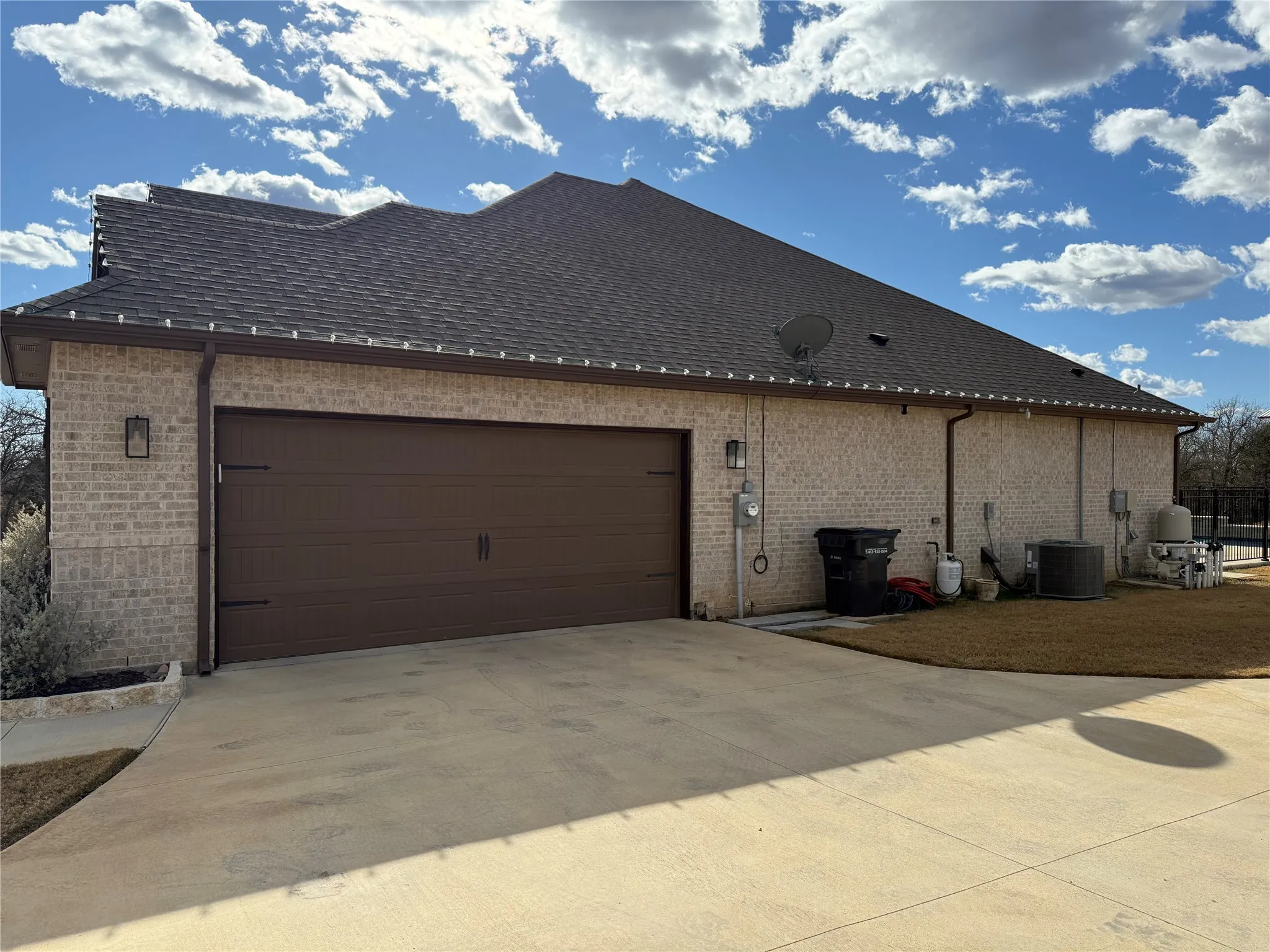 Single Family Residence For Sale in Parker County , 1021 Churchill Lane, Millsap, Texas 76066, 4 Bedrooms, 2 Bathrooms, 2 Garage spaces, 2,323 Sqft, built in 2021, Preowned, Price $739,900, mls#21139489, Real Estate Agent in Millsap, Homes For Sale in Parker county, Homes For Sale in Millsap, Realtor in Millsap Texas, Real Estate Brokerage Independent Realty Texas, Luminita Cordes Realtor