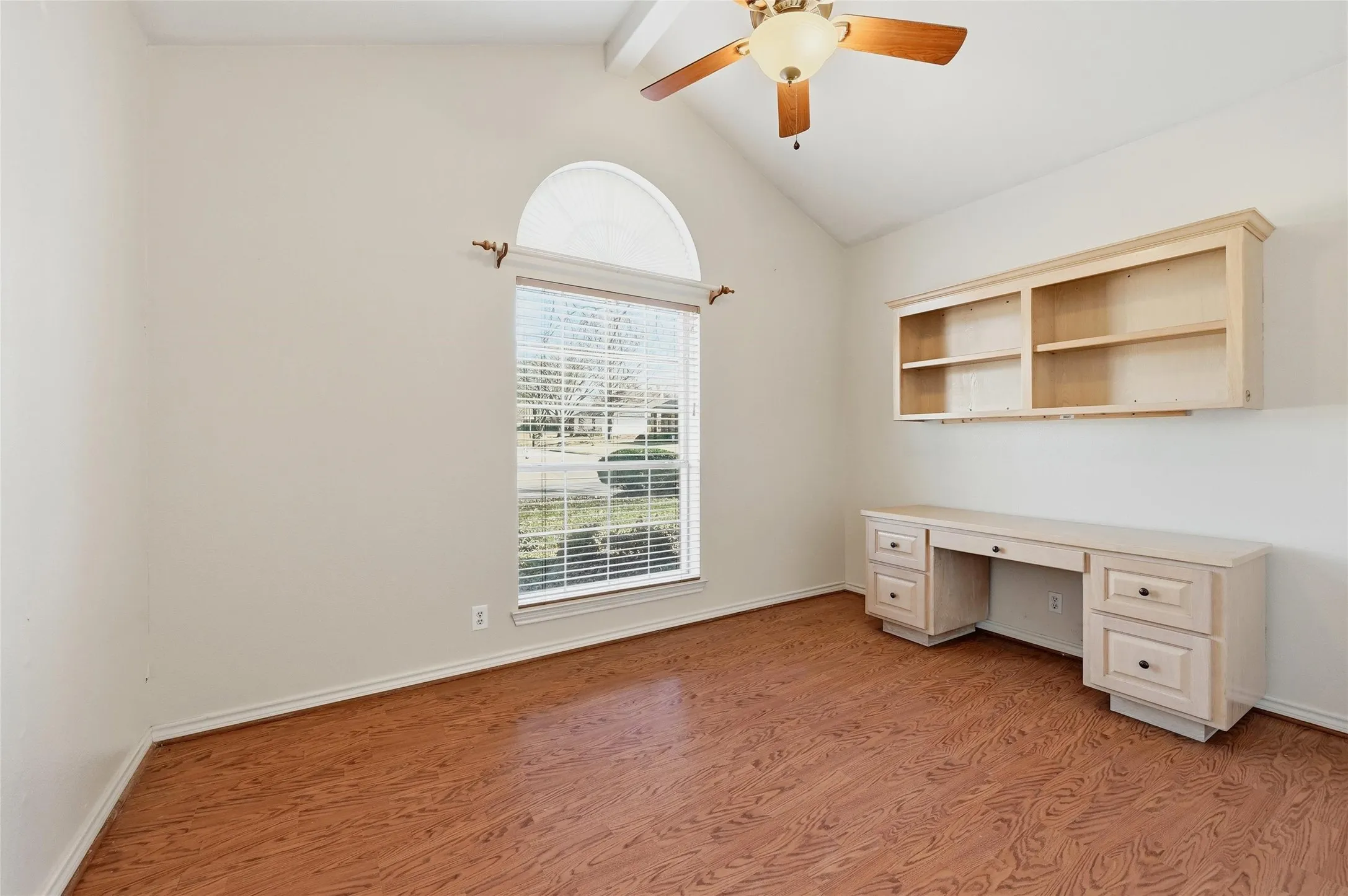 Single Family Residence For Sale in Grayson County , 2210 Meadows Lane, Sherman, Texas 75092, 4 Bedroom, 5 Bathroom, 2 Garage spaces, 3,301 Sqft, built in 1993, Preowned, mls#21153981, Real Estate Agent in Sherman, Homes For Sale in Grayson county, Homes For Sale in Sherman, Realtor in Sherman Texas, Real Estate Brokerage Independent Realty Texas, Luminita Cordes Realtor