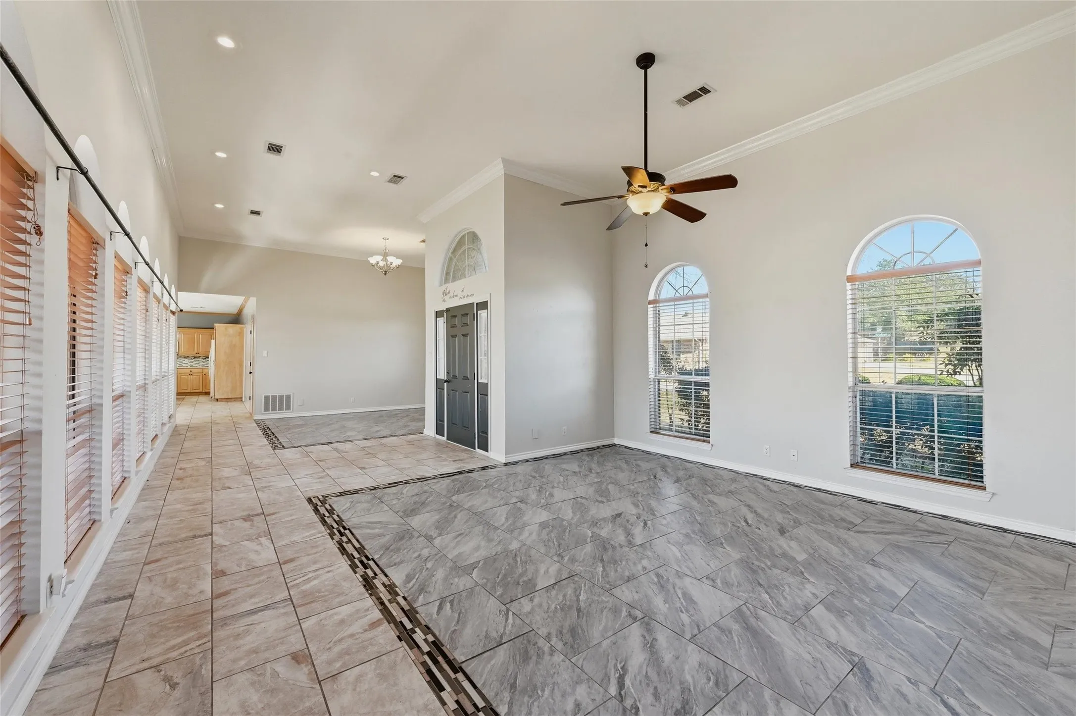 Single Family Residence For Sale in Grayson County , 2210 Meadows Lane, Sherman, Texas 75092, 4 Bedroom, 5 Bathroom, 2 Garage spaces, 3,301 Sqft, built in 1993, Preowned, mls#21153981, Real Estate Agent in Sherman, Homes For Sale in Grayson county, Homes For Sale in Sherman, Realtor in Sherman Texas, Real Estate Brokerage Independent Realty Texas, Luminita Cordes Realtor