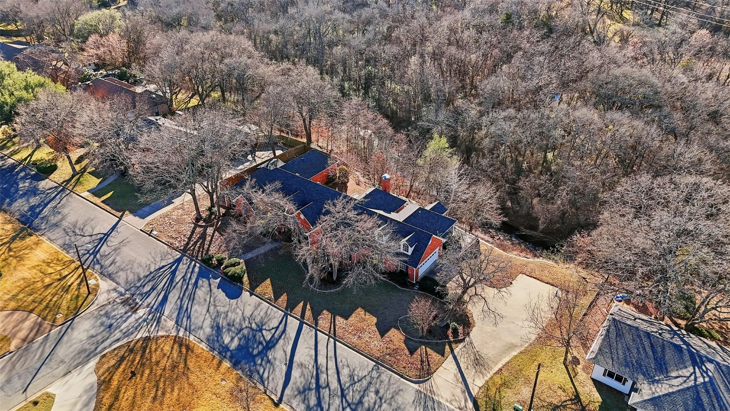 Single Family Residence For Sale in Grayson County , 2210 Meadows Lane, Sherman, Texas 75092, 4 Bedroom, 5 Bathroom, 2 Garage spaces, 3,301 Sqft, built in 1993, Preowned, mls#21153981, Real Estate Agent in Sherman, Homes For Sale in Grayson county, Homes For Sale in Sherman, Realtor in Sherman Texas, Real Estate Brokerage Independent Realty Texas, Luminita Cordes Realtor
