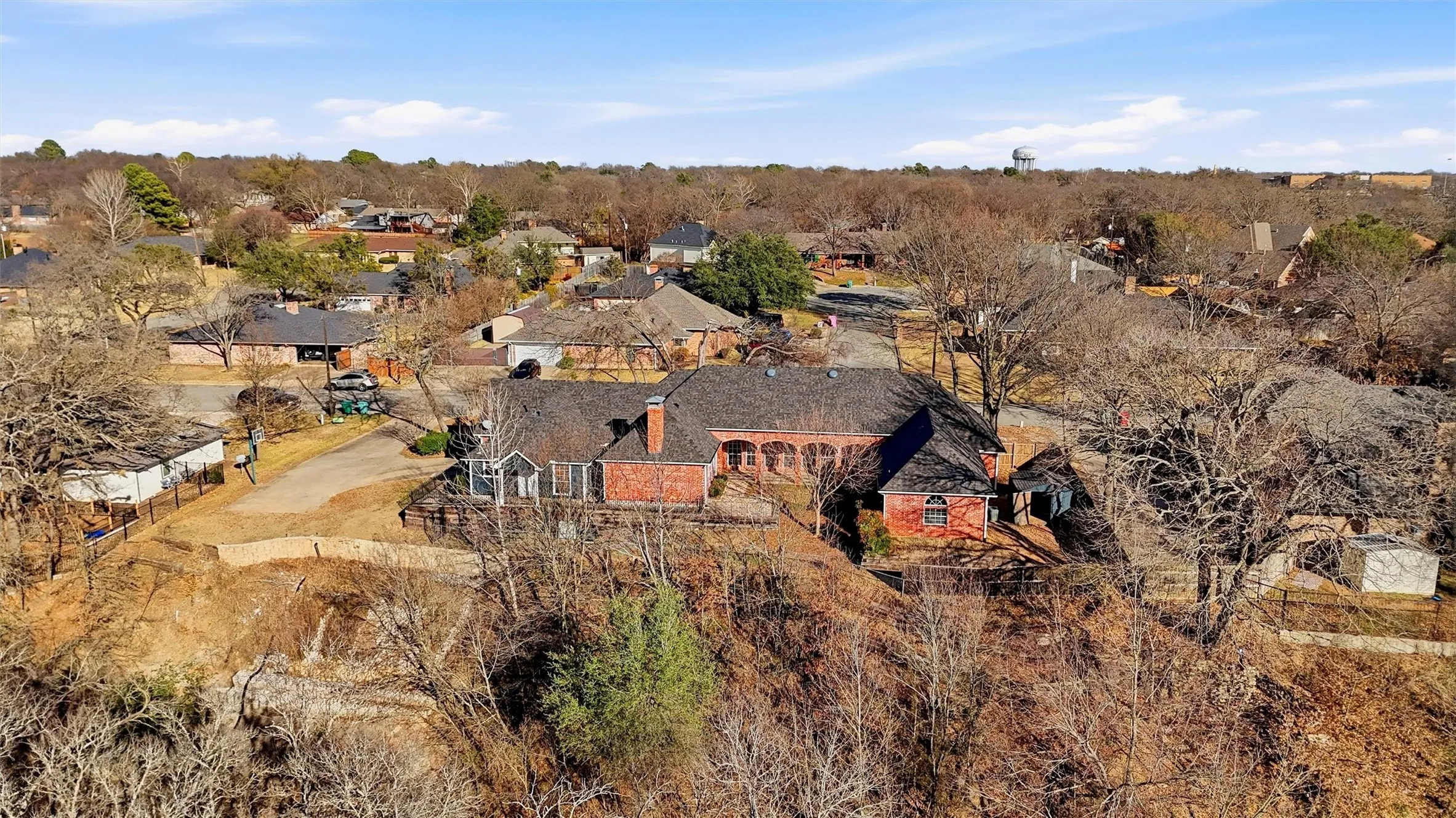 Single Family Residence For Sale in Grayson County , 2210 Meadows Lane, Sherman, Texas 75092, 4 Bedroom, 5 Bathroom, 2 Garage spaces, 3,301 Sqft, built in 1993, Preowned, mls#21153981, Real Estate Agent in Sherman, Homes For Sale in Grayson county, Homes For Sale in Sherman, Realtor in Sherman Texas, Real Estate Brokerage Independent Realty Texas, Luminita Cordes Realtor